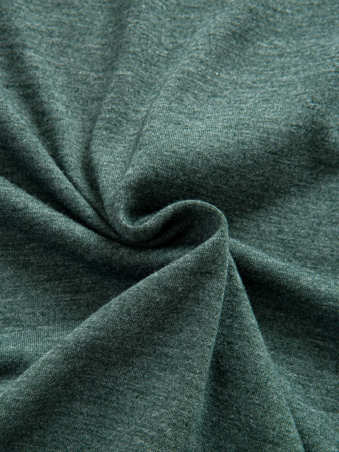 2-in-1 T-Shirt mit eingekerbtem Kragen und Kontrastnähten - Image 18