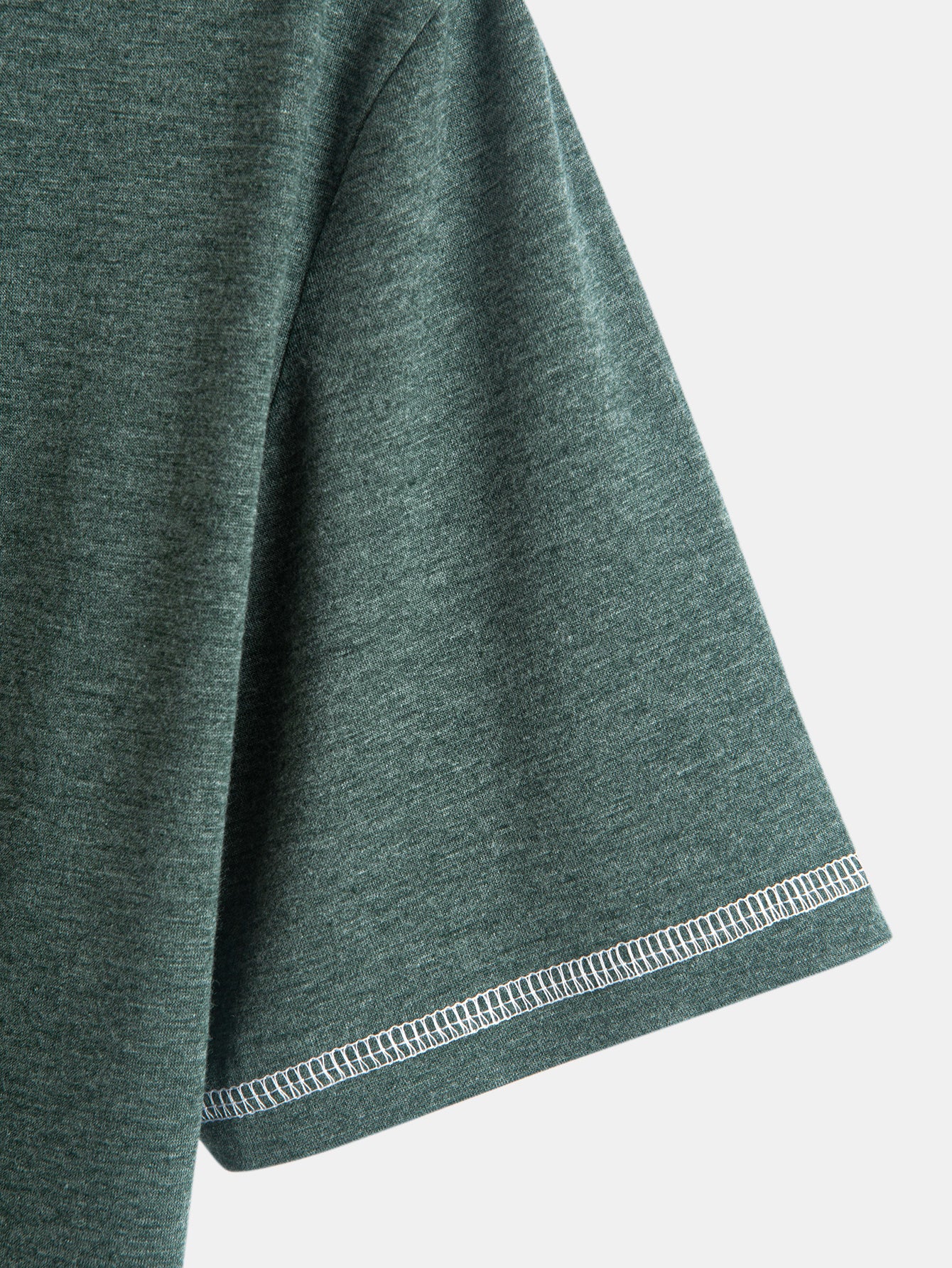 2-in-1 T-Shirt mit eingekerbtem Kragen und Kontrastnähten - Image 19