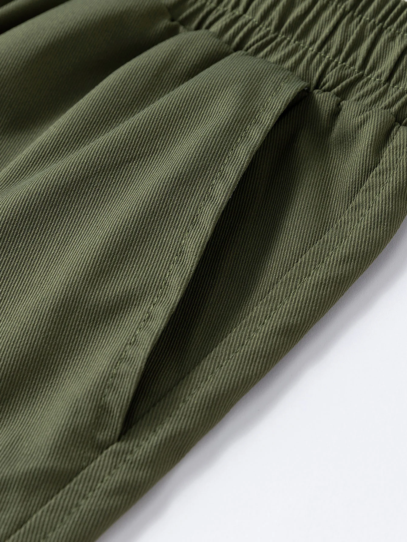 Chino Cargo Shorts mit Kordelzug - Image 10