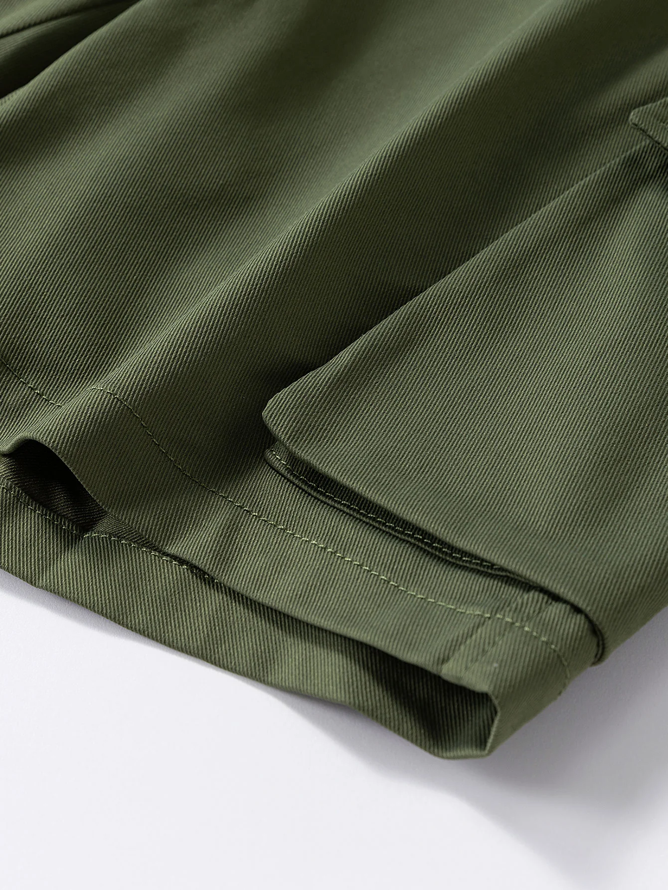 Chino Cargo Shorts mit Kordelzug - Image 12