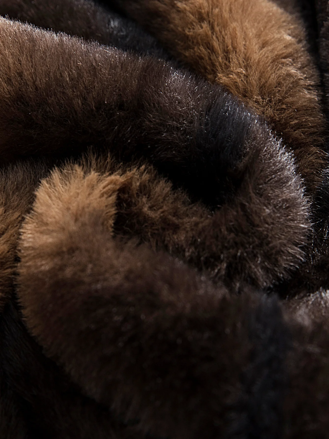 Kapuzenjacke mit Tiermuster aus Kunstfell - Image 11
