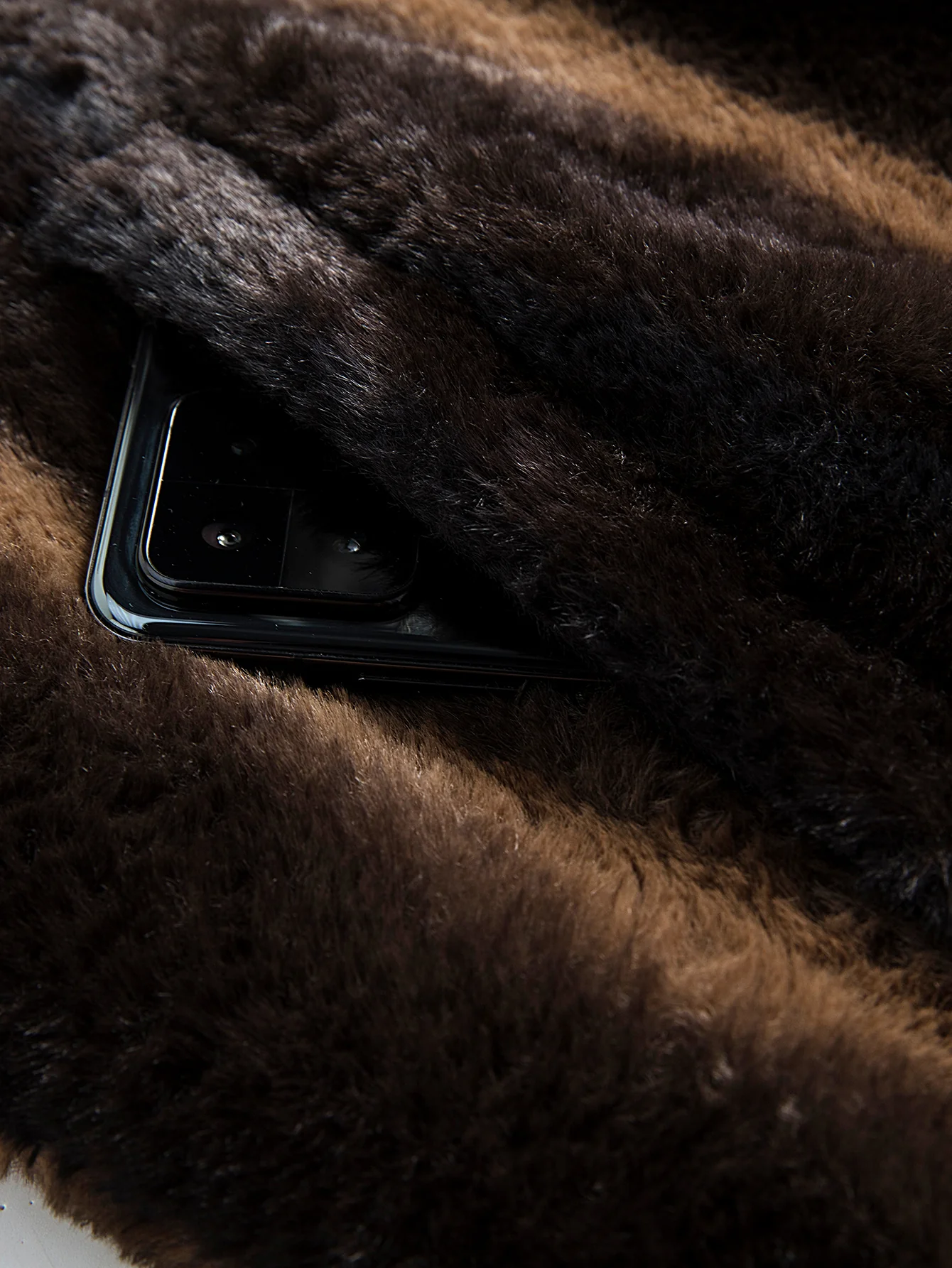 Kapuzenjacke mit Tiermuster aus Kunstfell - Image 9