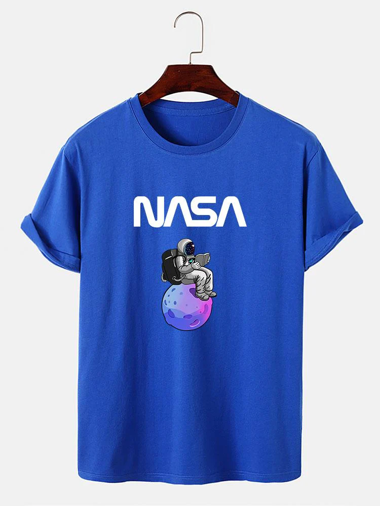 Astronaut Buch lesen Druck T-Shirt - Image 11