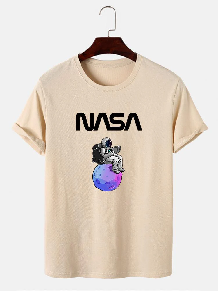 Astronaut Buch lesen Druck T-Shirt - Image 3