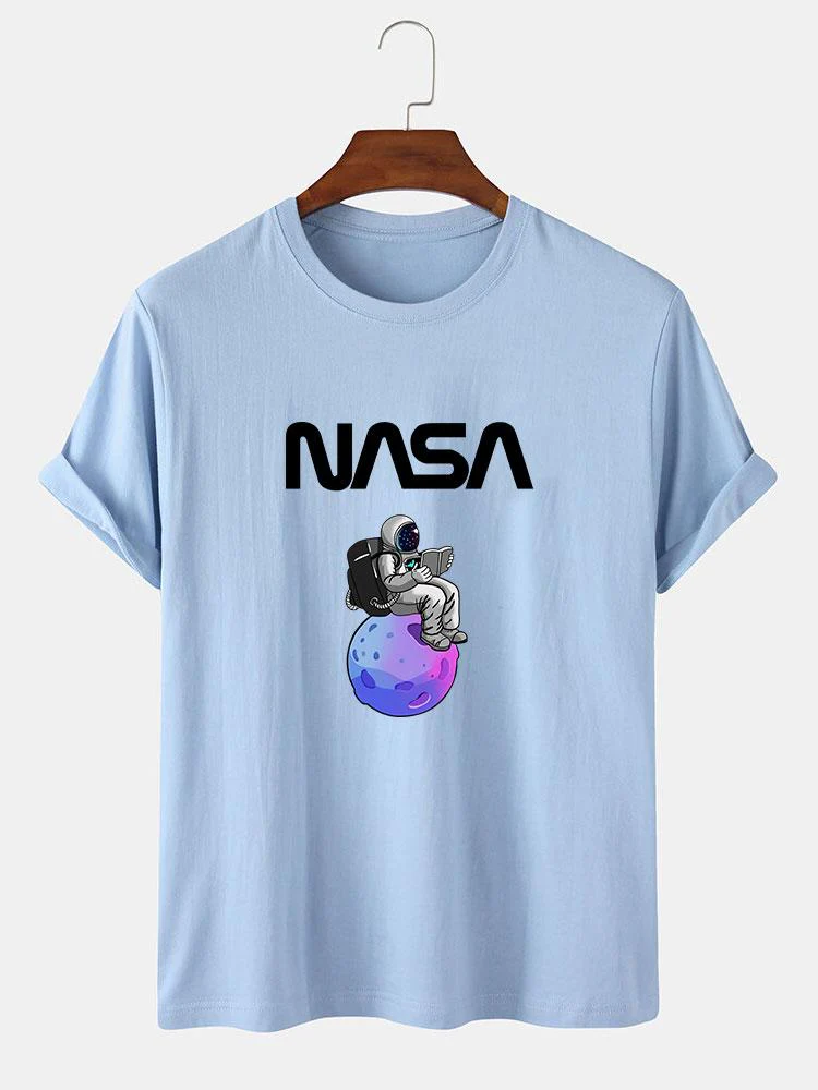 Astronaut Buch lesen Druck T-Shirt - Image 4