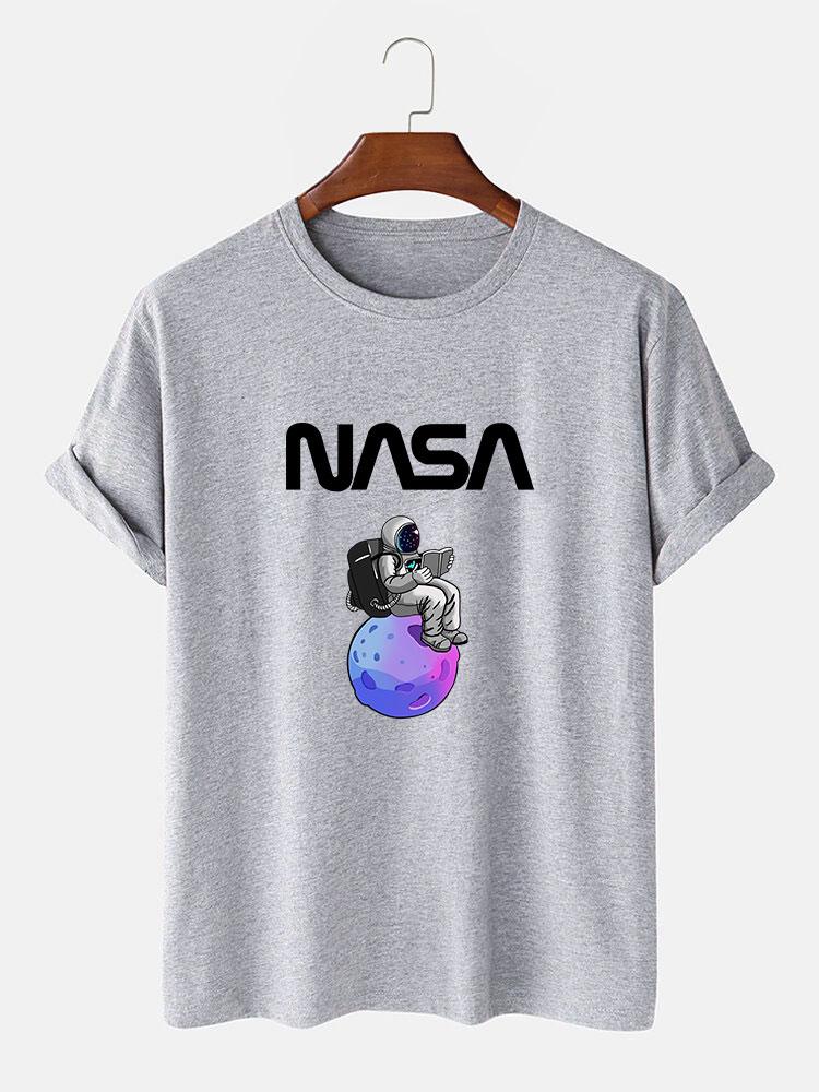 Astronaut Buch lesen Druck T-Shirt - Image 6