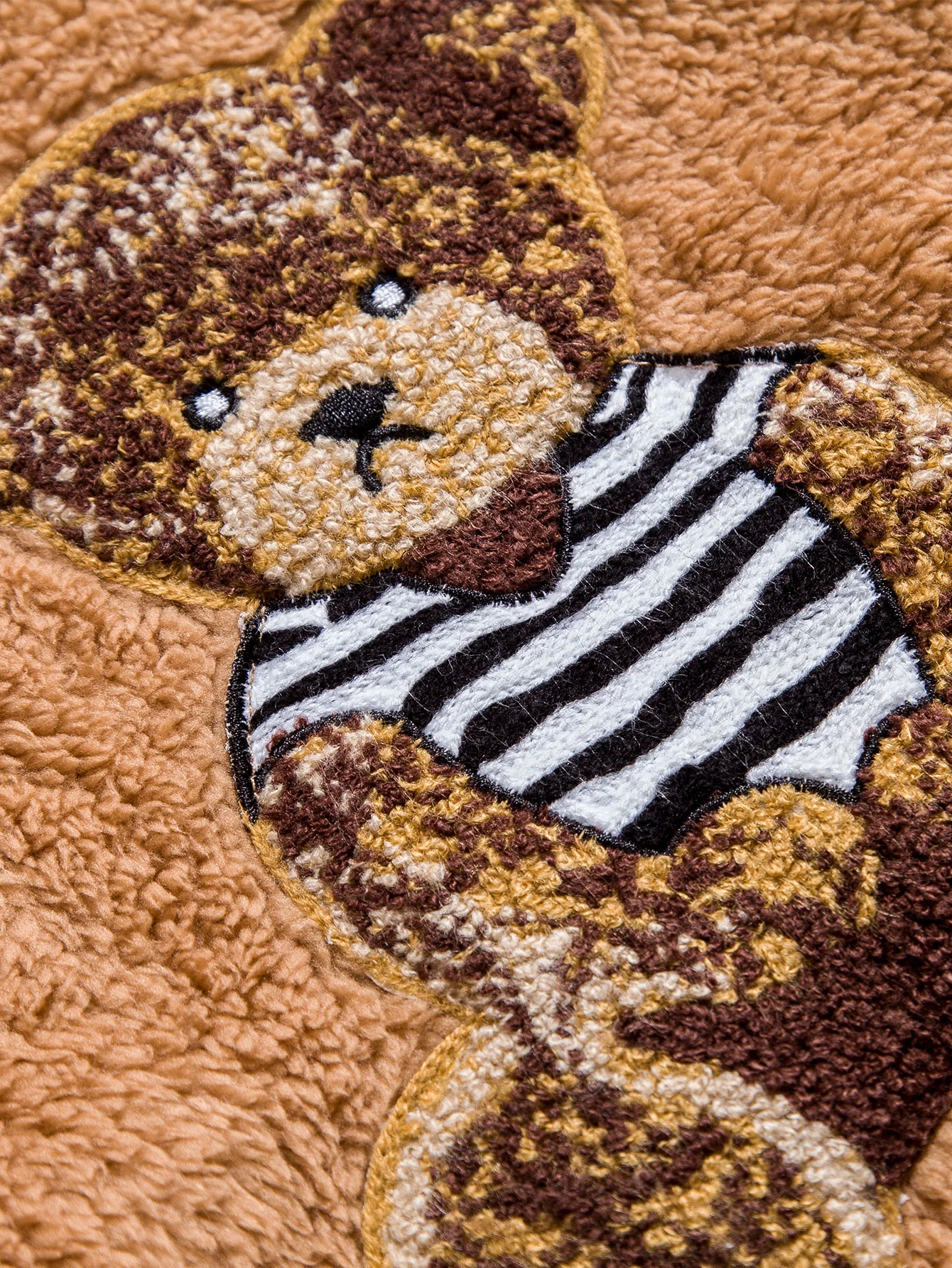Bär Bestickter Patch Teddy Hoodie - Image 8
