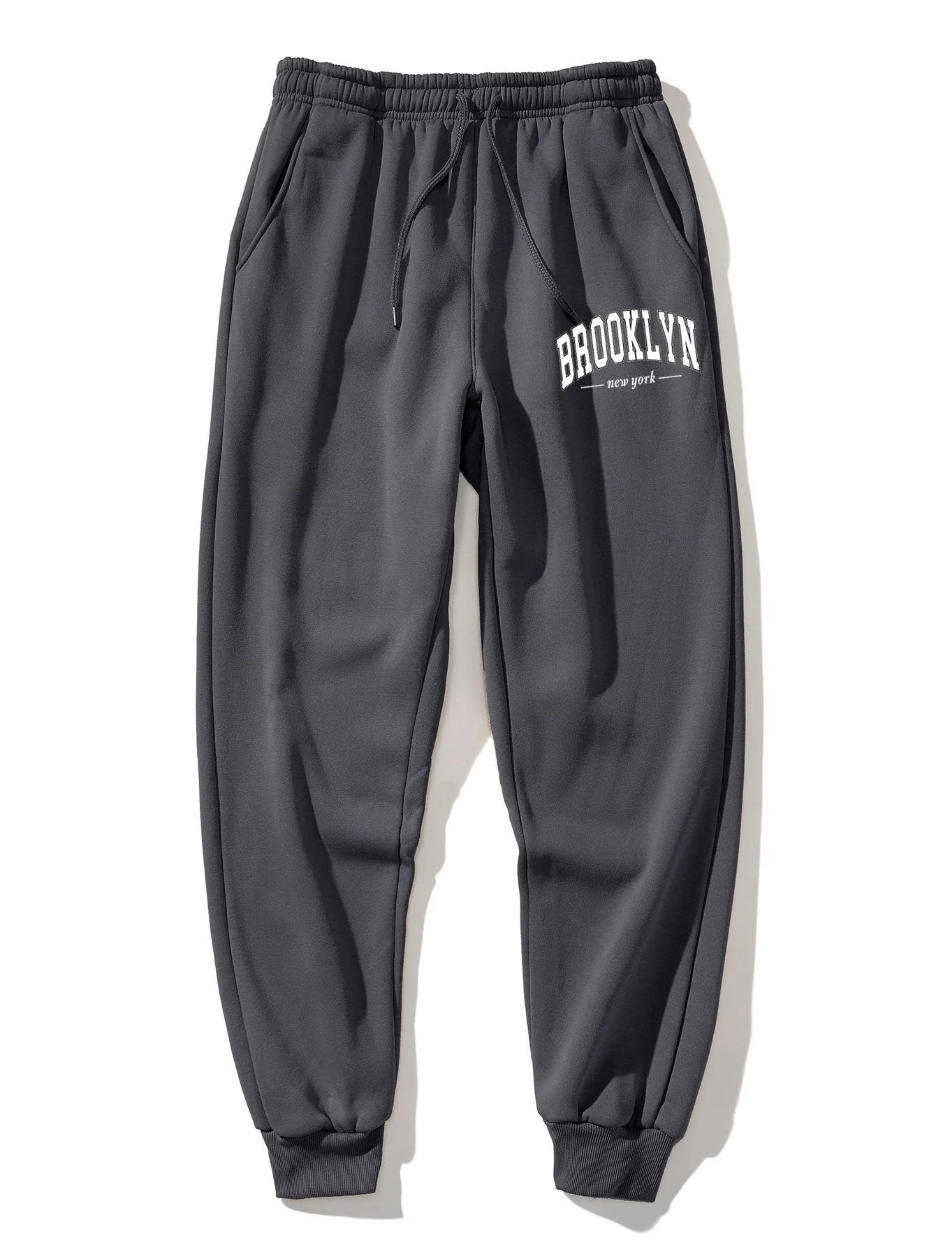 Brooklyn Briefdruck Hoodie & Jogginghose - Image 17