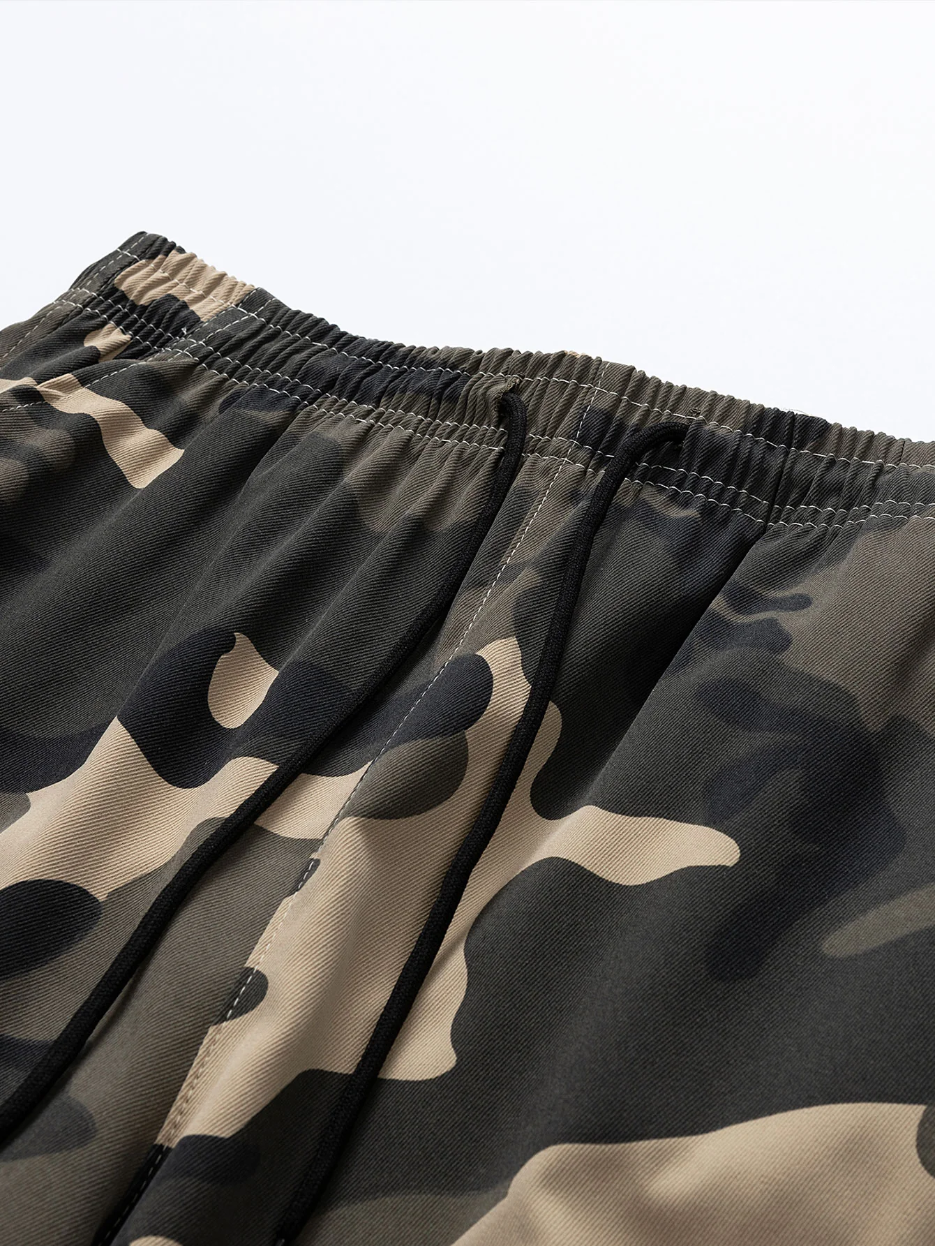 Camouflage Bärenprint Oversize T-Shirt mit überschnittenen Schultern & Kordelzug Cargo Shorts - Image 13
