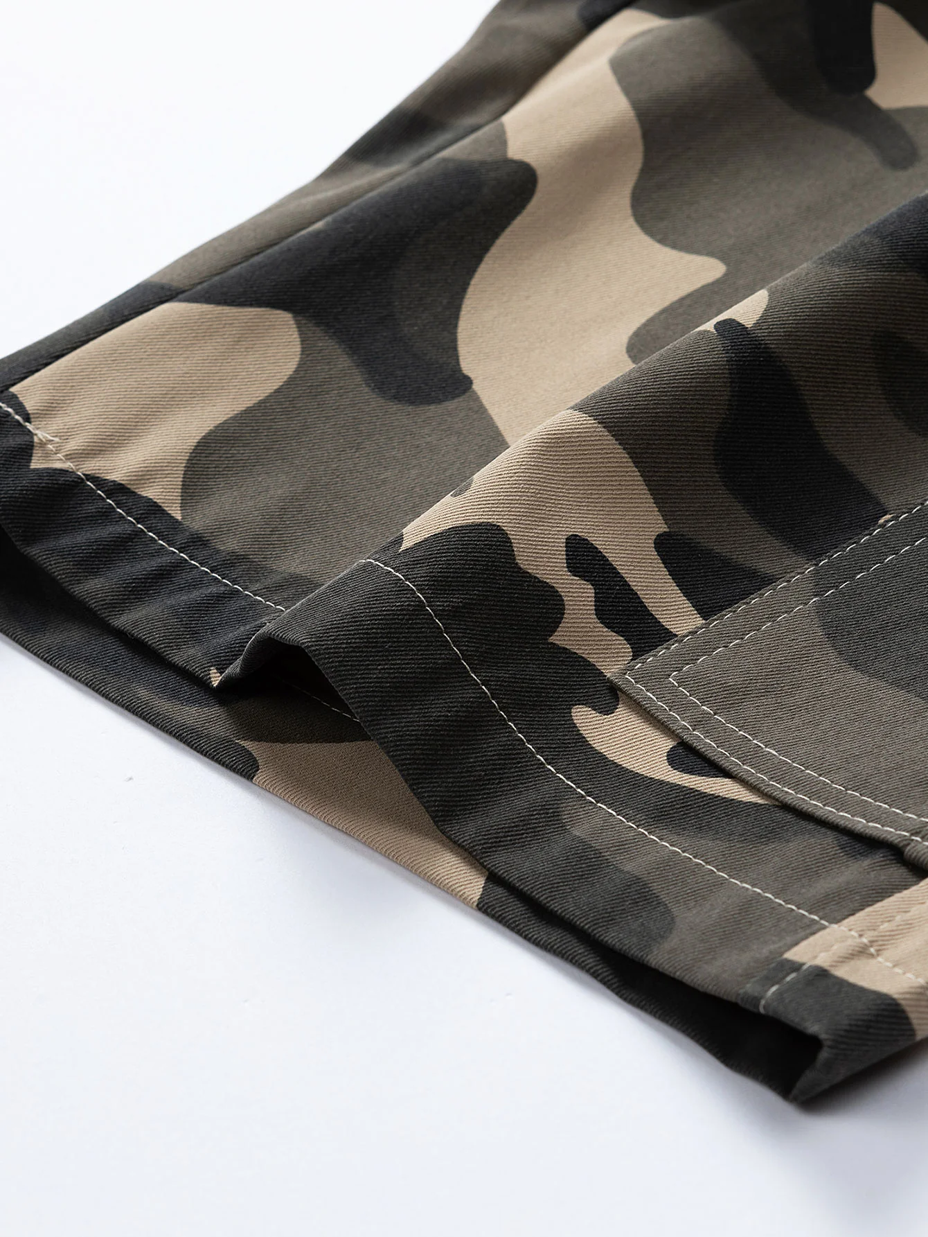 Camouflage Bärenprint Oversize T-Shirt mit überschnittenen Schultern & Kordelzug Cargo Shorts - Image 15