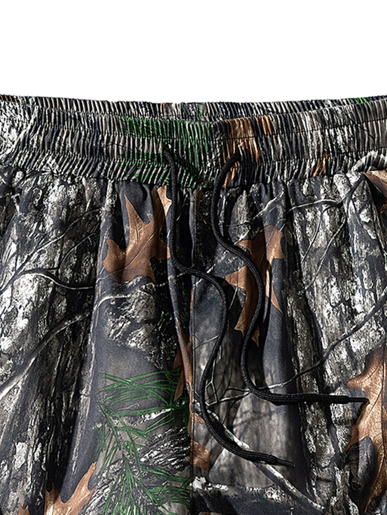 Camouflage New York Print Drop Shoulder Oversize T-Shirt & Forest Camouflage Cargo Shorts - Image 7