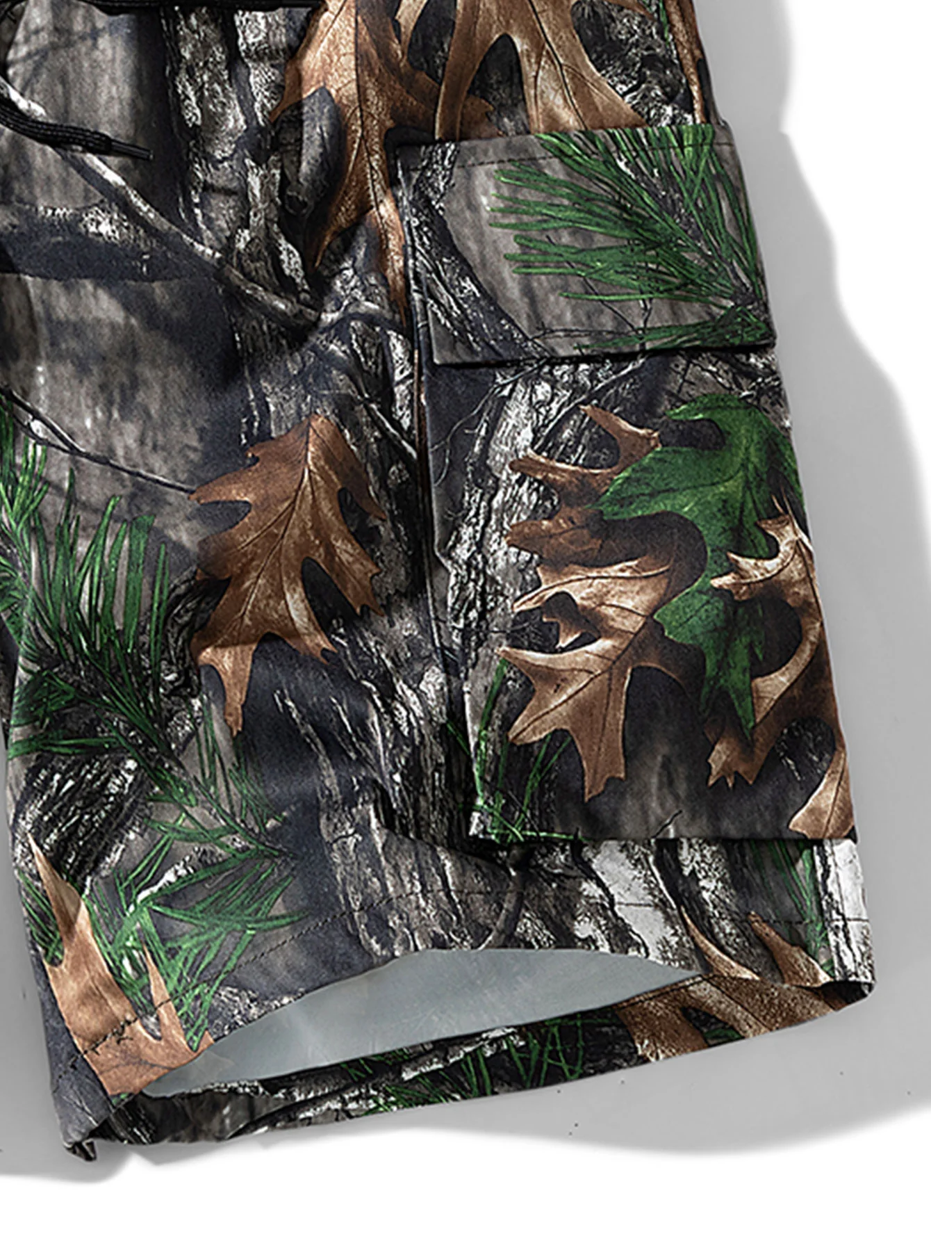 Camouflage New York Print Drop Shoulder Oversize T-Shirt & Forest Camouflage Cargo Shorts - Image 8