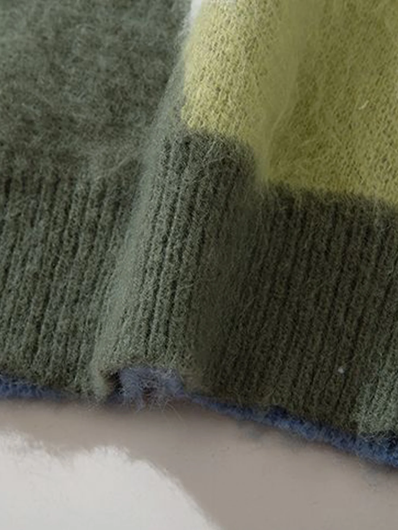 Pullover mit Katzenmuster aus Strick - Image 7