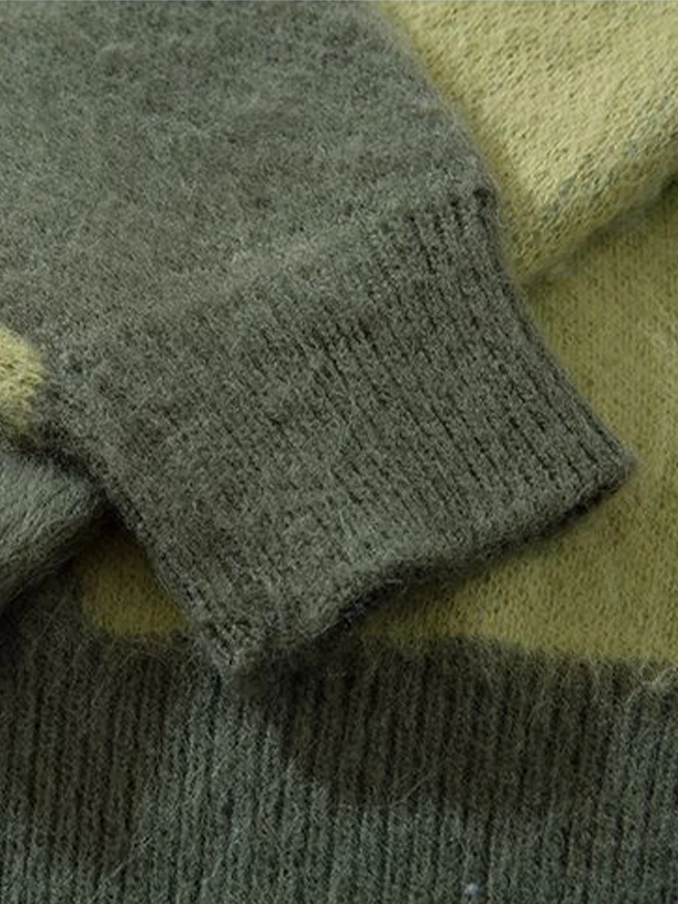 Pullover mit Katzenmuster aus Strick - Image 8