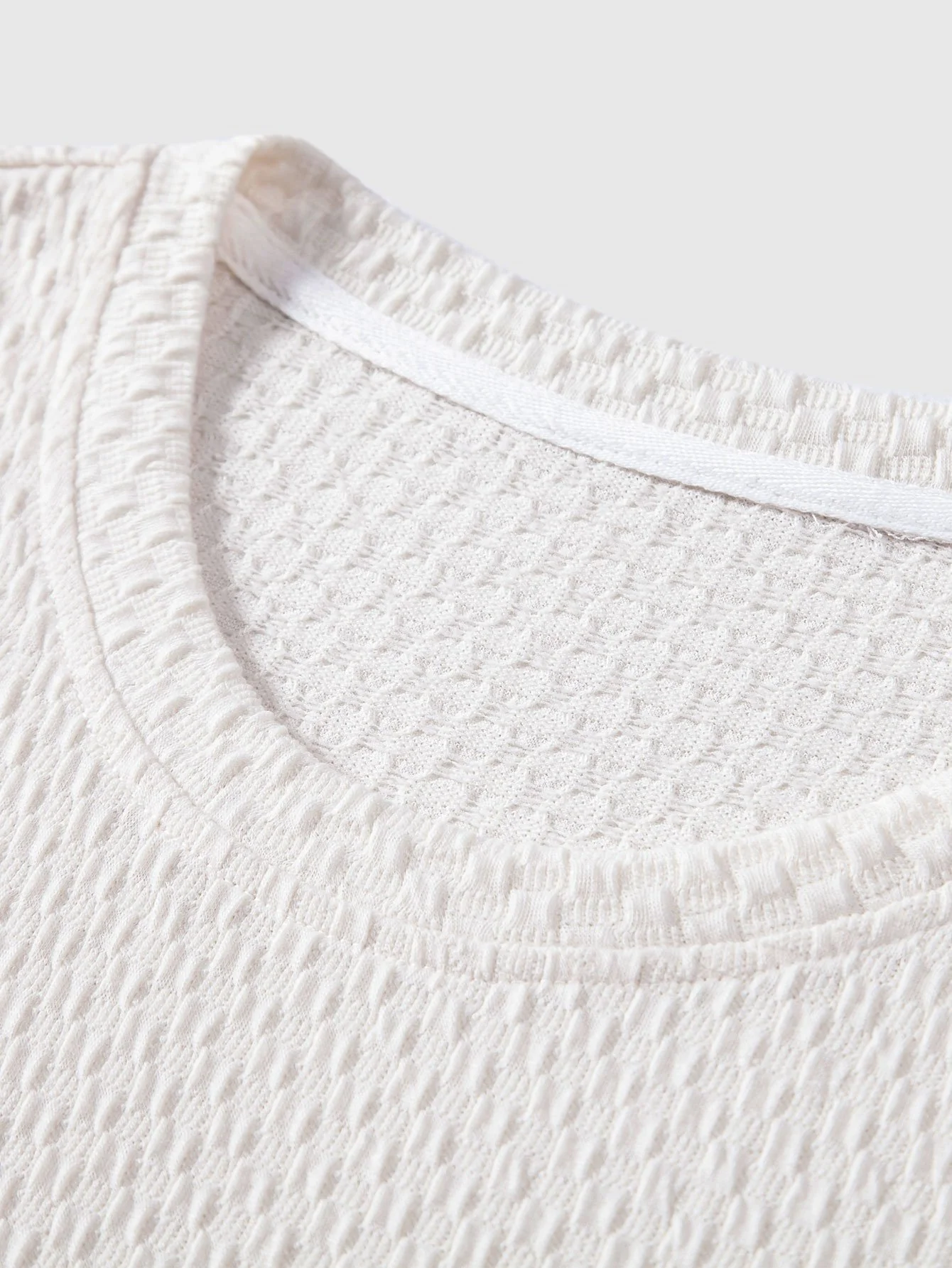 Schachbrettstrukturiertes gestricktes T-Shirt - Image 7