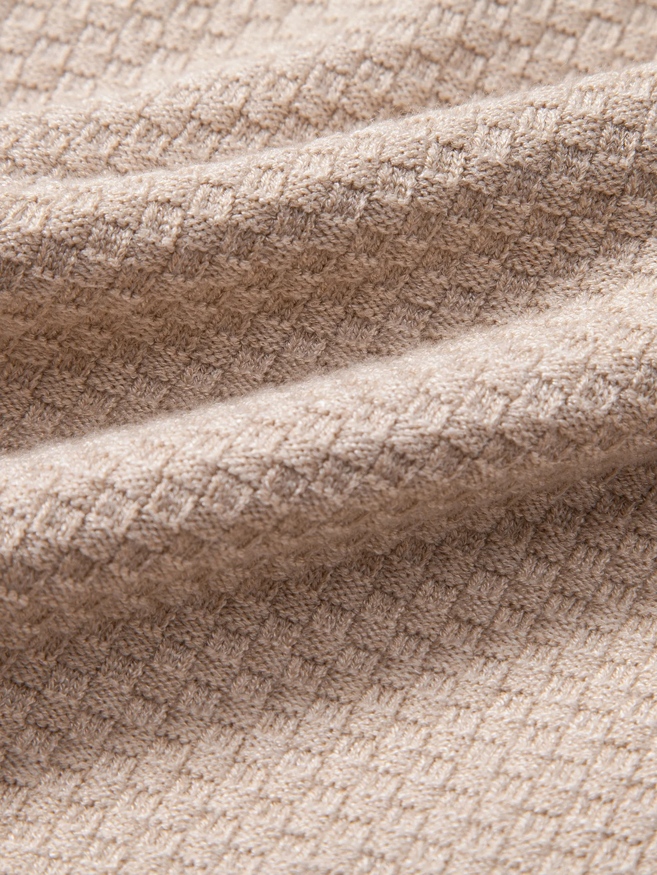 Schachbrettstrukturierter Pullover mit Stehkragen - Image 18