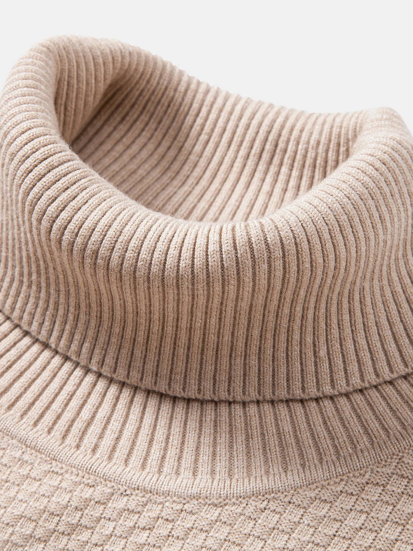 Schachbrettstrukturierter Rollkragenpullover - Image 16