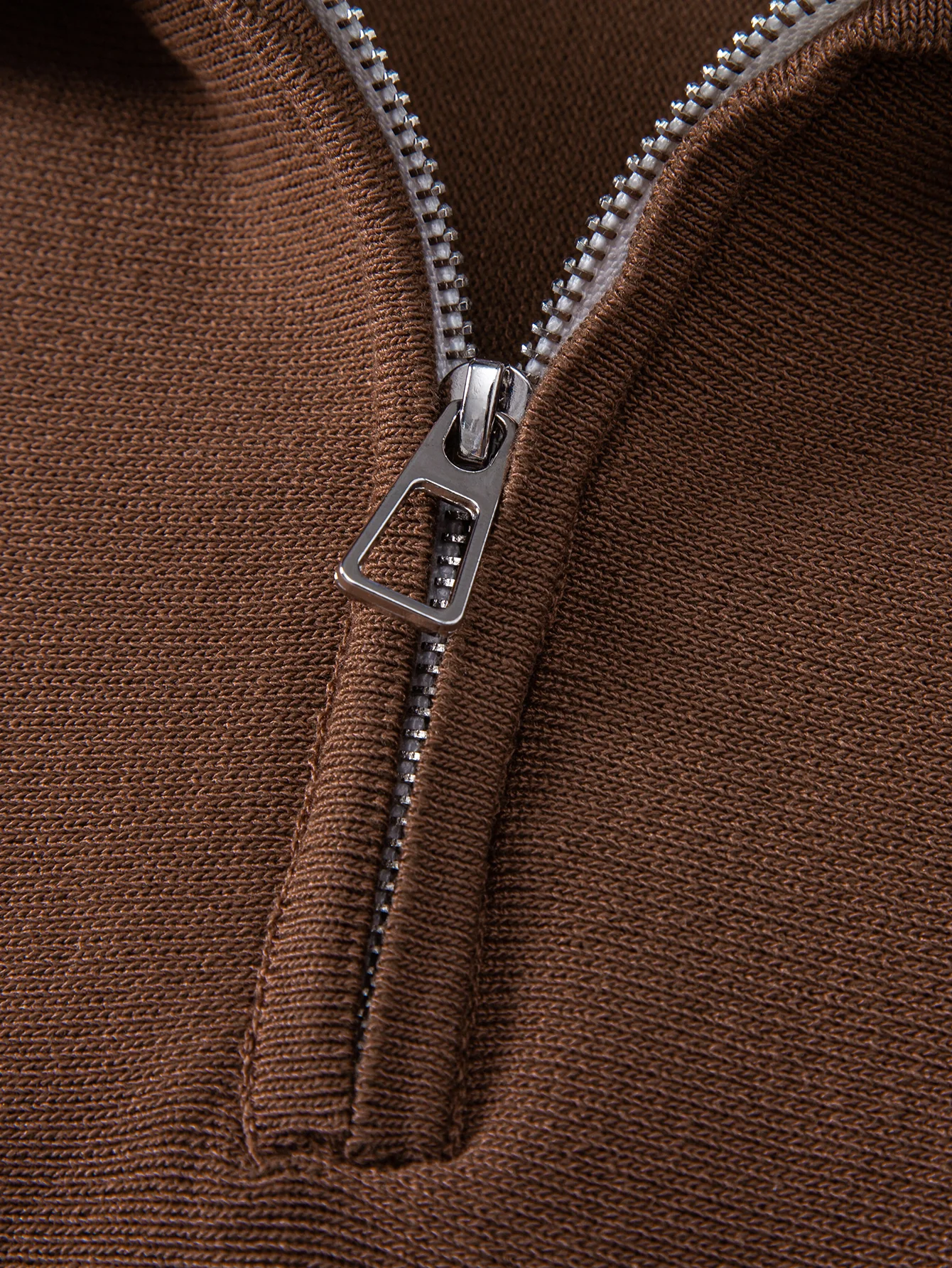 Contrast Geometric Zipper Knit Polo - Image 4