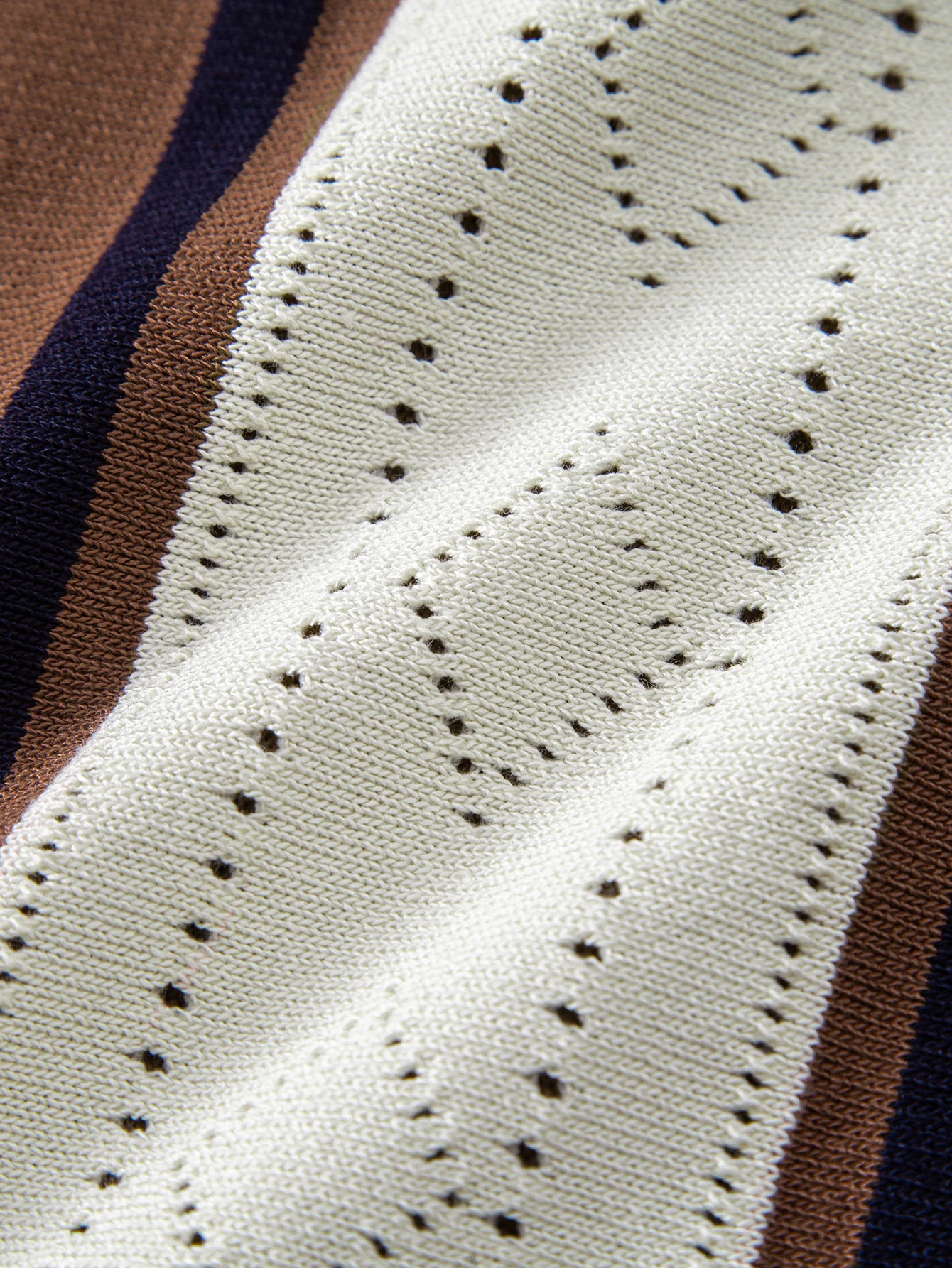 Contrast Geometric Zipper Knit Polo - Image 6