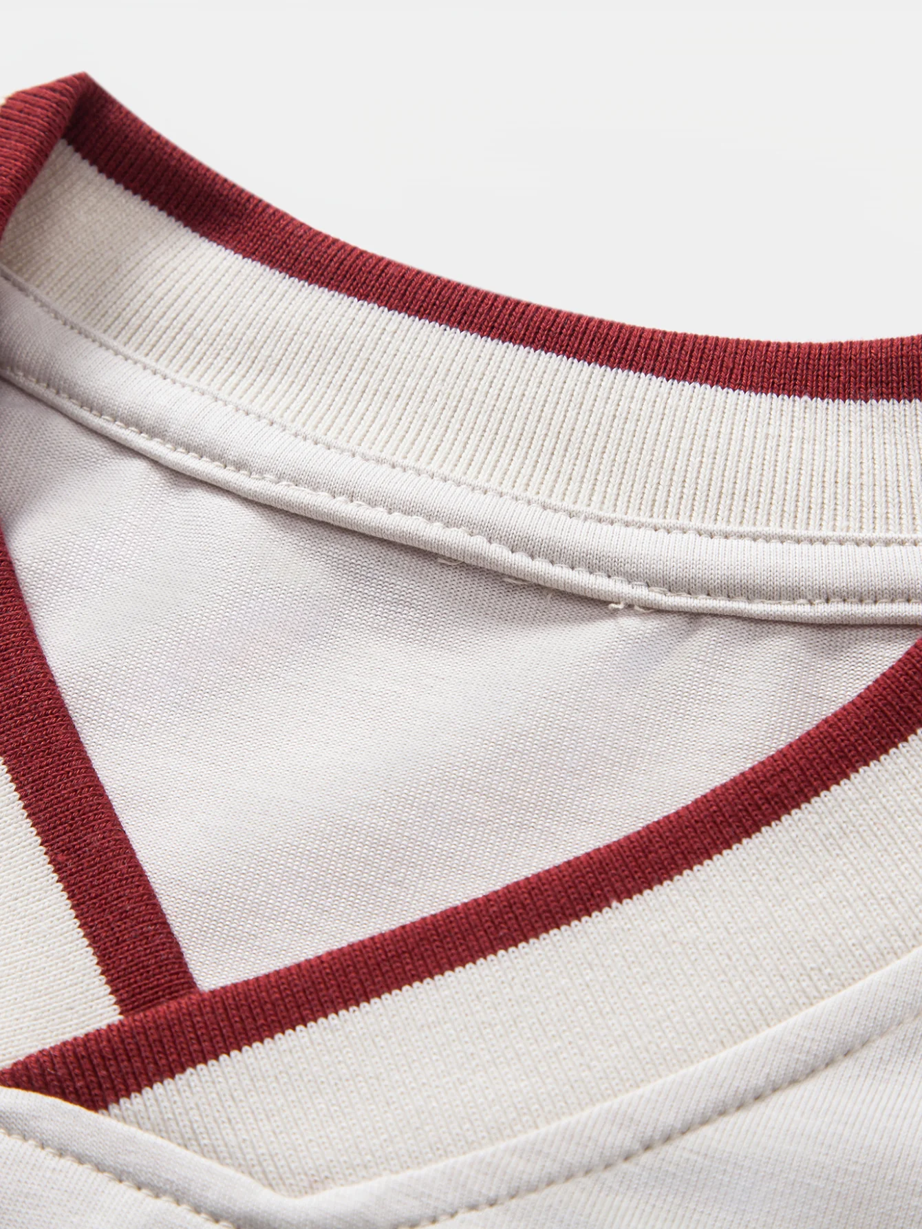 Contrast Piping V-Neck Raglan Sleeve T-Shirt - Image 14
