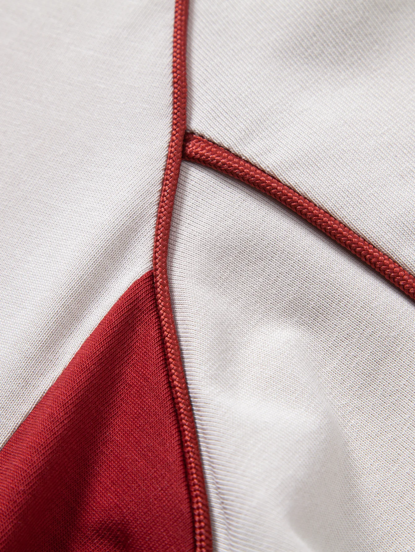 Contrast Piping V-Neck Raglan Sleeve T-Shirt - Image 15