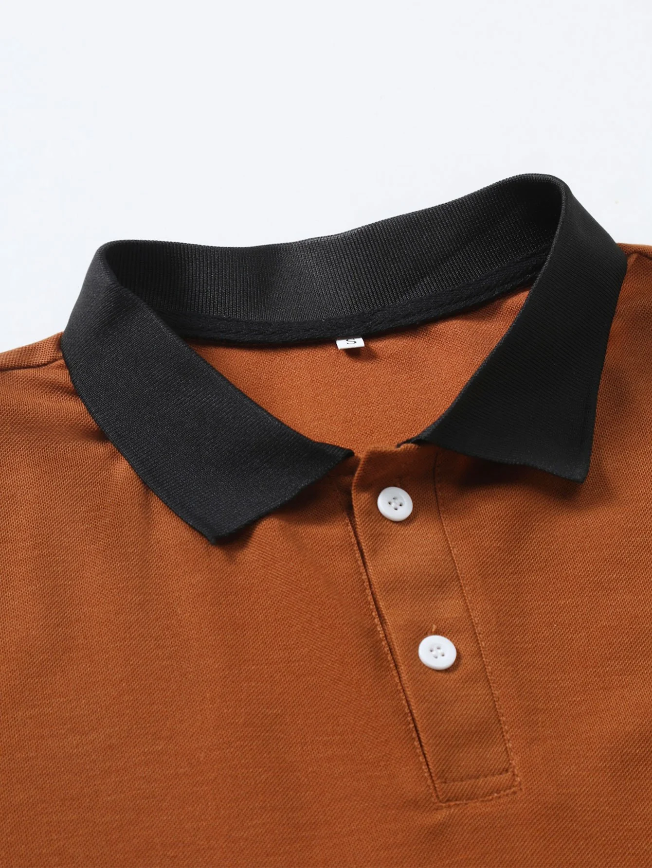 Kontrast-Poloshirt - Image 4