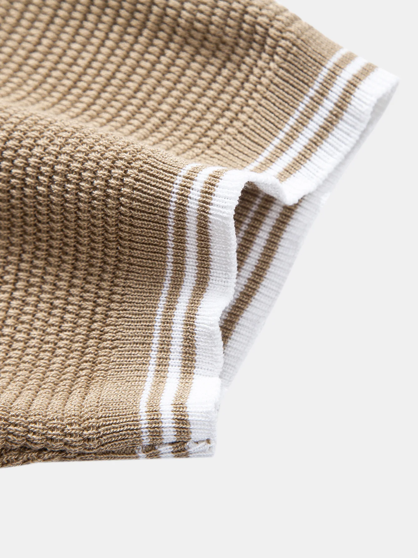 Contrast Stripe Trim Ribbed Knit T-Shirt - Image 10