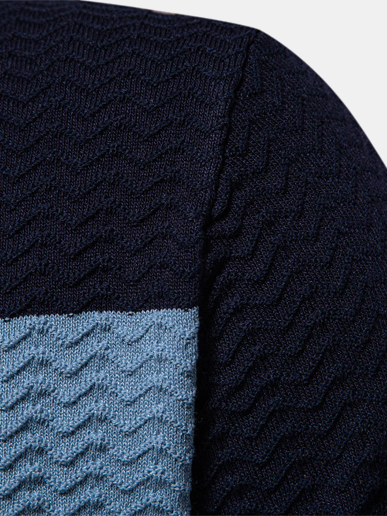 Kontrastreiches, strukturiertes Jacquard-Strick-Poloshirt mit Reißverschluss - Image 8