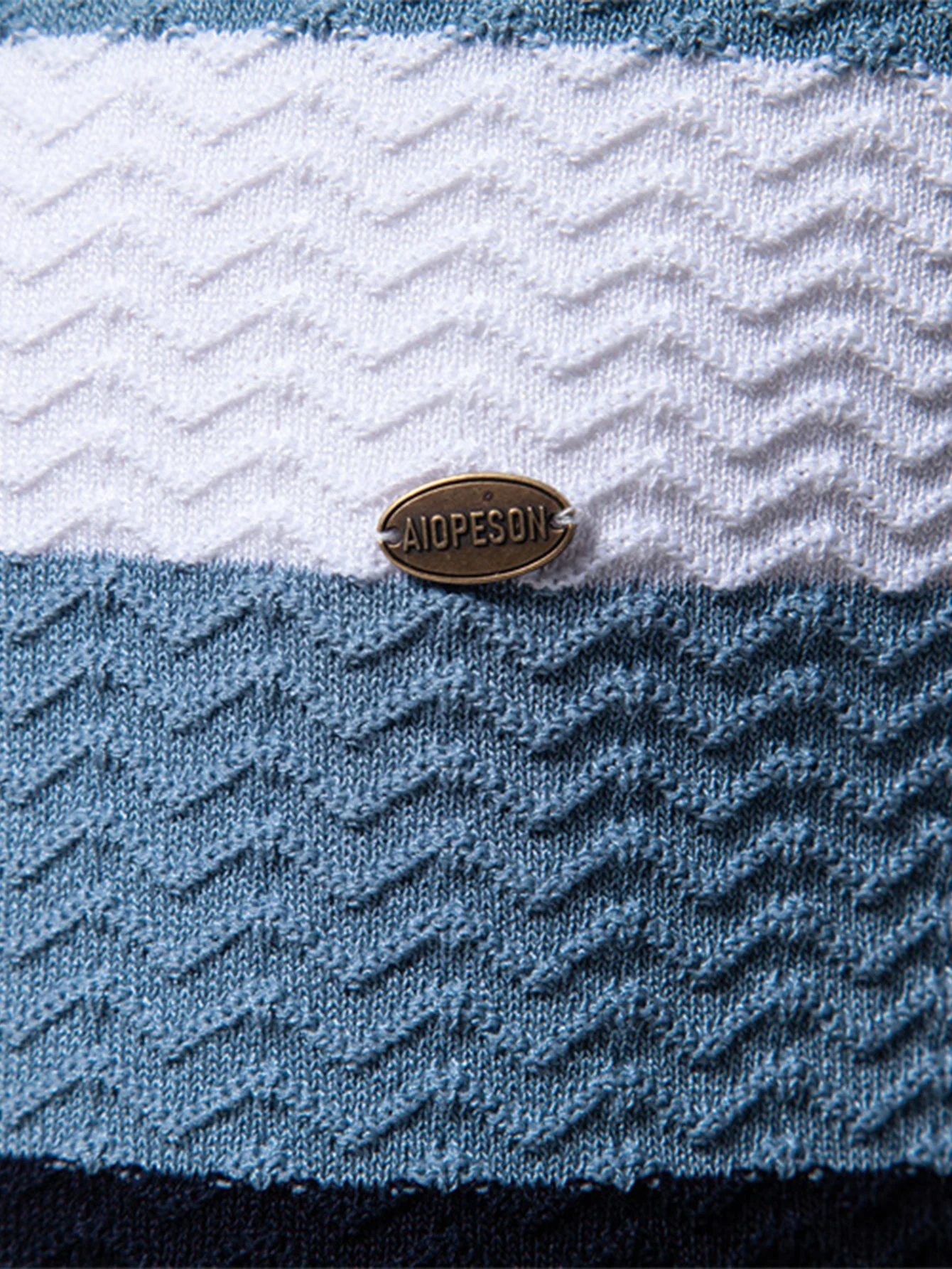Kontrastreiches, strukturiertes Jacquard-Strick-Poloshirt mit Reißverschluss - Image 9