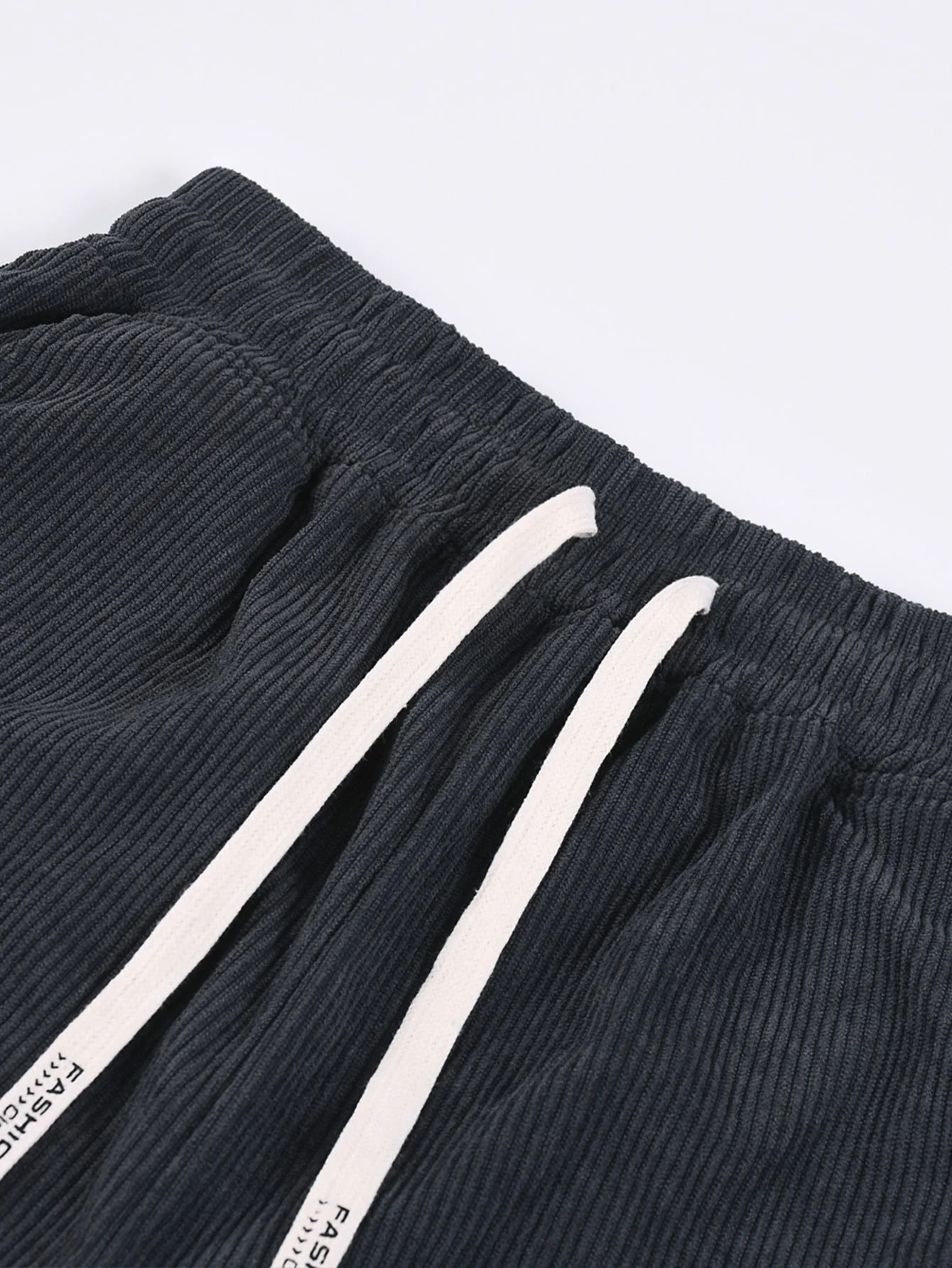 Corduroy-Shorts mit Kordelzug und Buchstabenetikett - Image 7