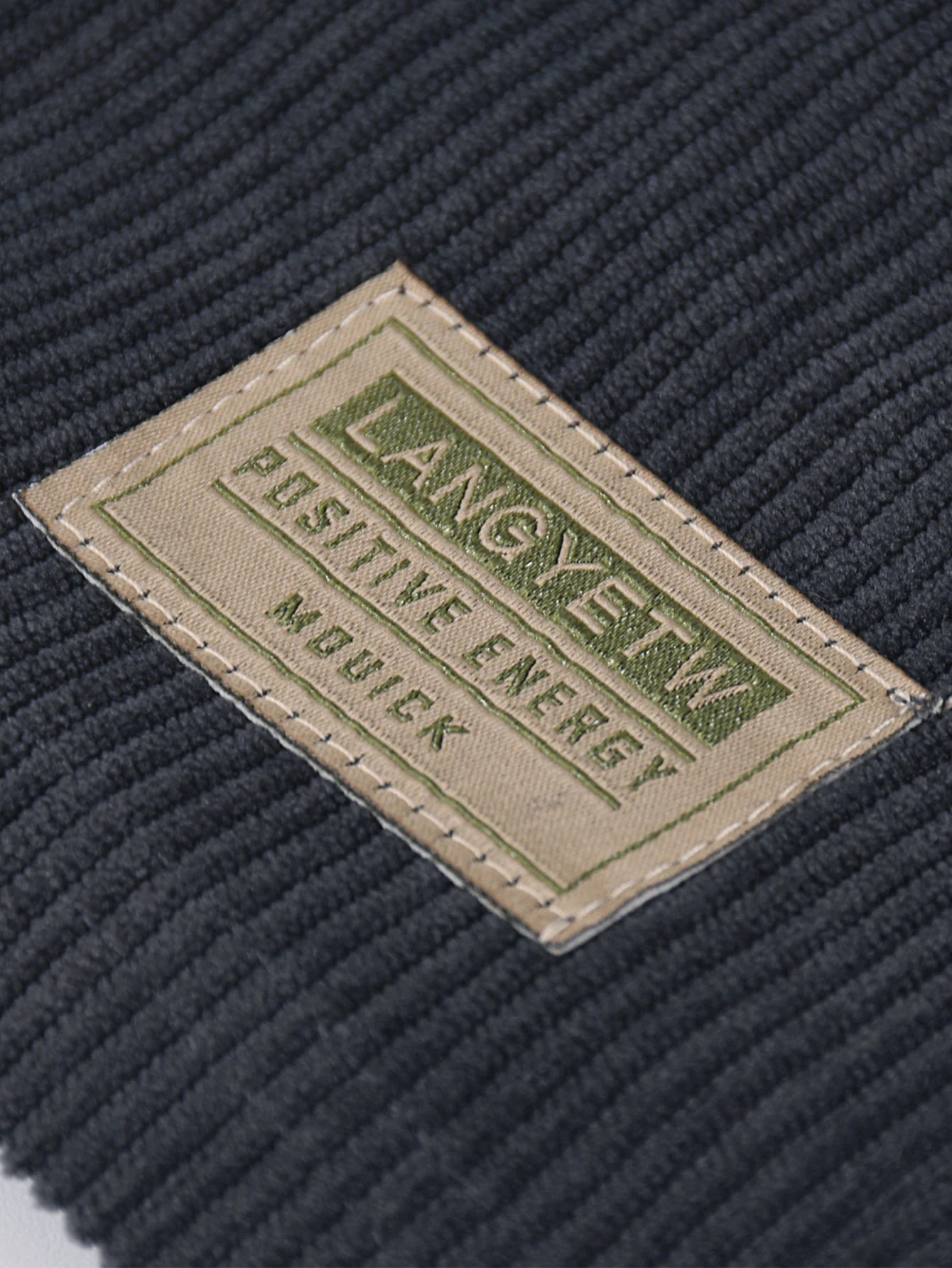Corduroy-Shorts mit Kordelzug und Buchstabenetikett - Image 9