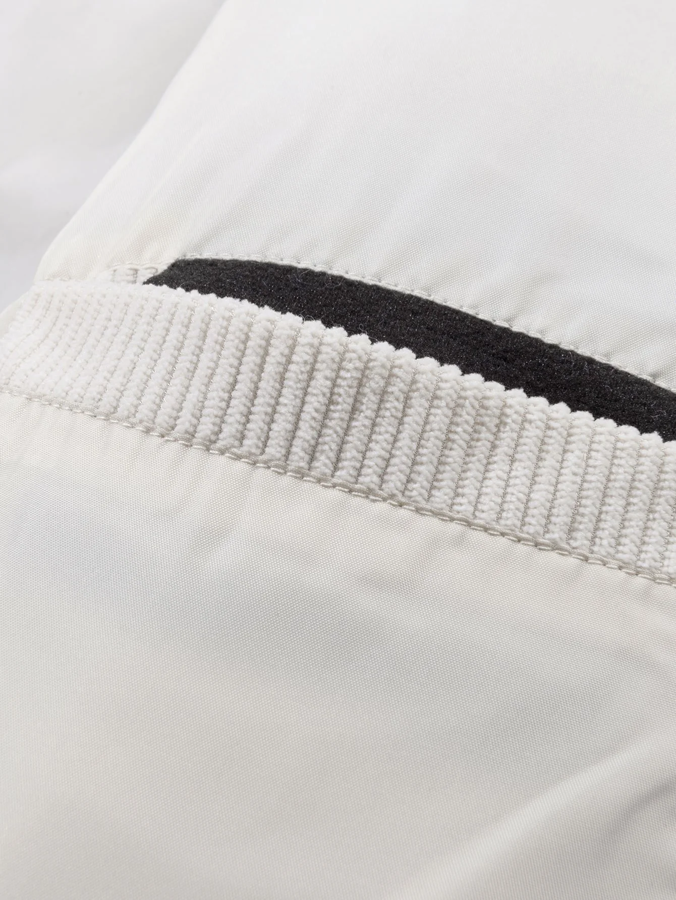 Cordura Kapuzen-Puffermantel - Image 9