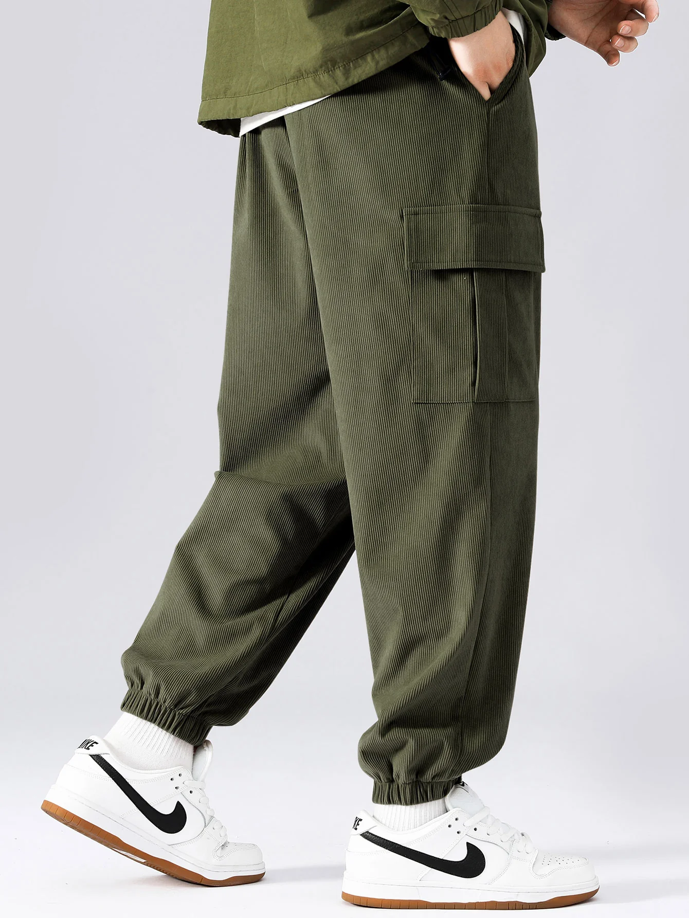 Corduroy-Patchwork-Hoodie & Kordelzug-Corduroy-Cargo-Jogginghosen - Image 5