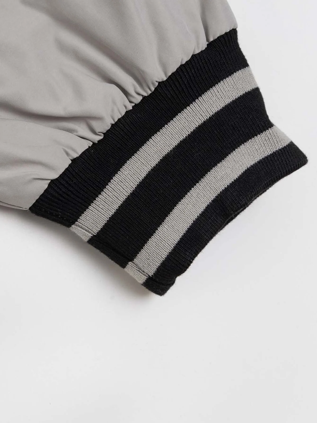 DH Print V-Ausschnitt Sweatshirt - Image 9