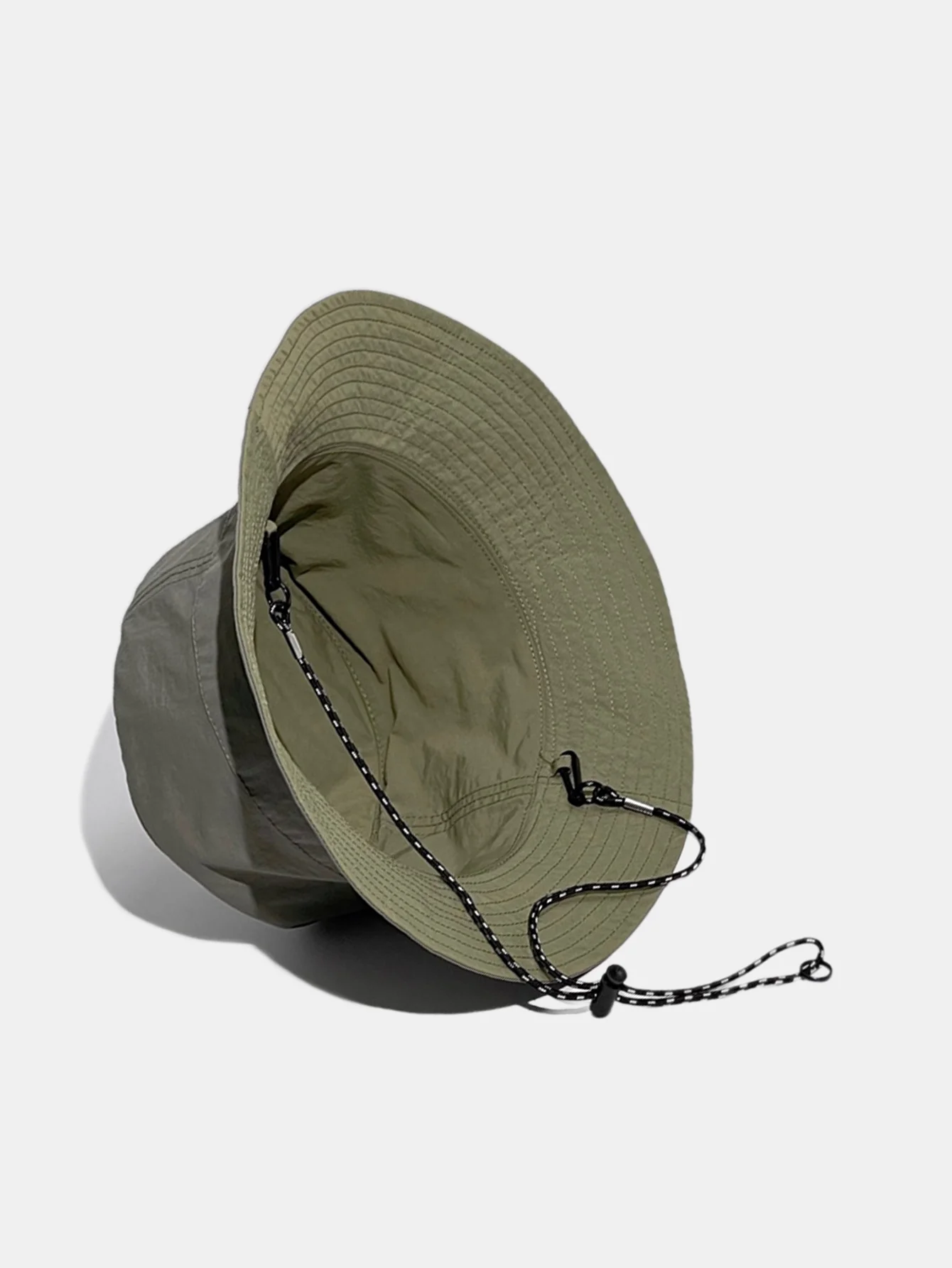 Doppelseitige wendbare Bucket Hat mit Kinnriemen - Image 6