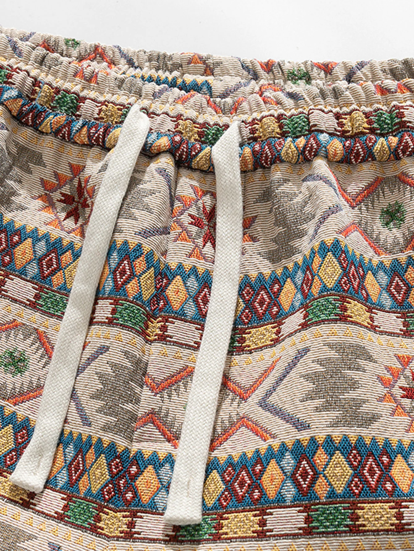 Ethnische geometrische Jacquard-Shorts mit Kordelzug - Image 3