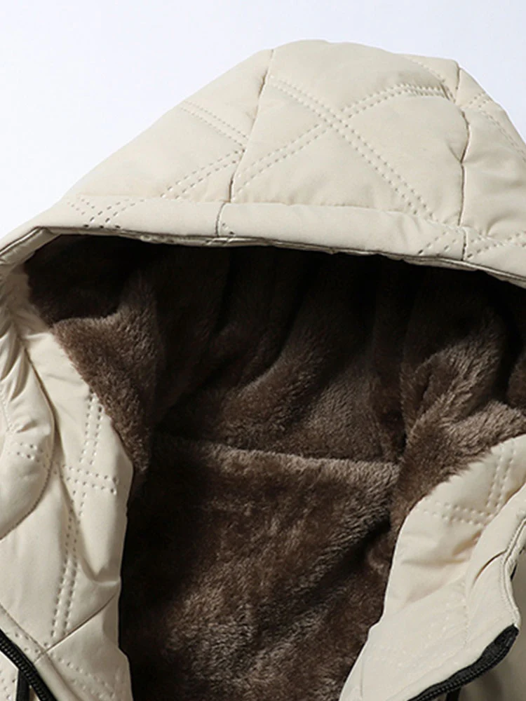 Wattierte Jacke mit Kapuze und Kunstpelzfutter - Image 13