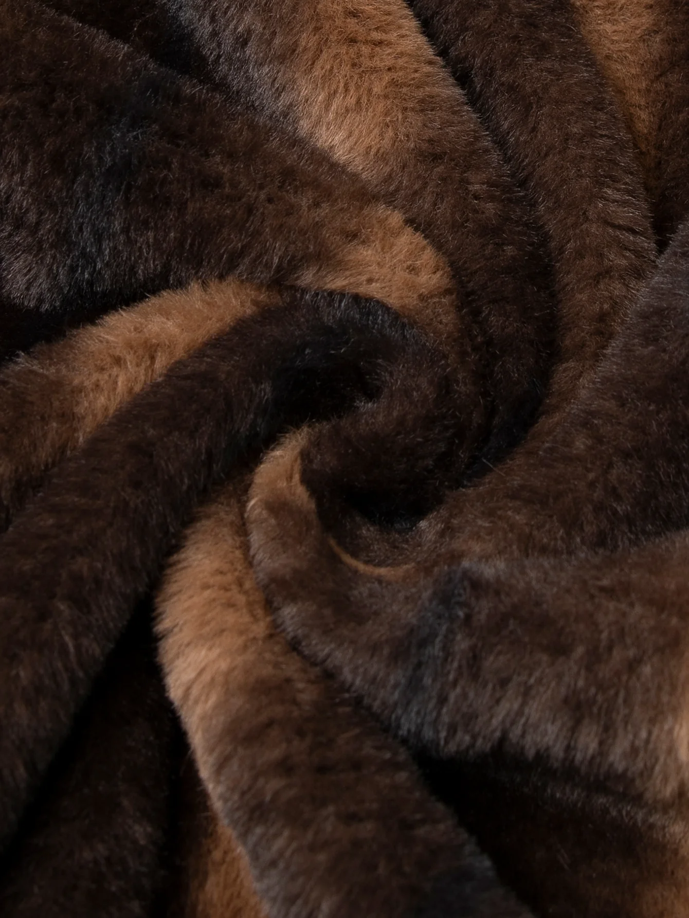 Kunstpelz-Reißverschlussjacke - Image 8
