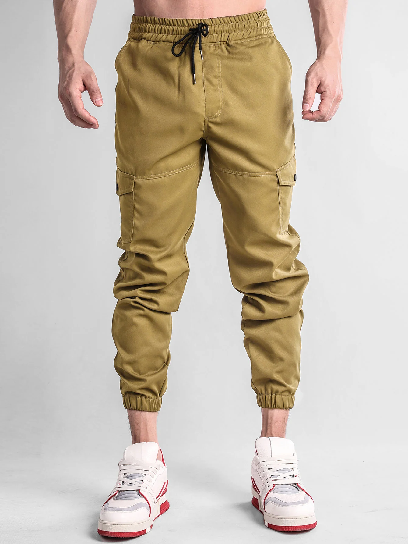 Flanell-Karierte Überhemd & Chino Cargo Jogginghosen - Image 6