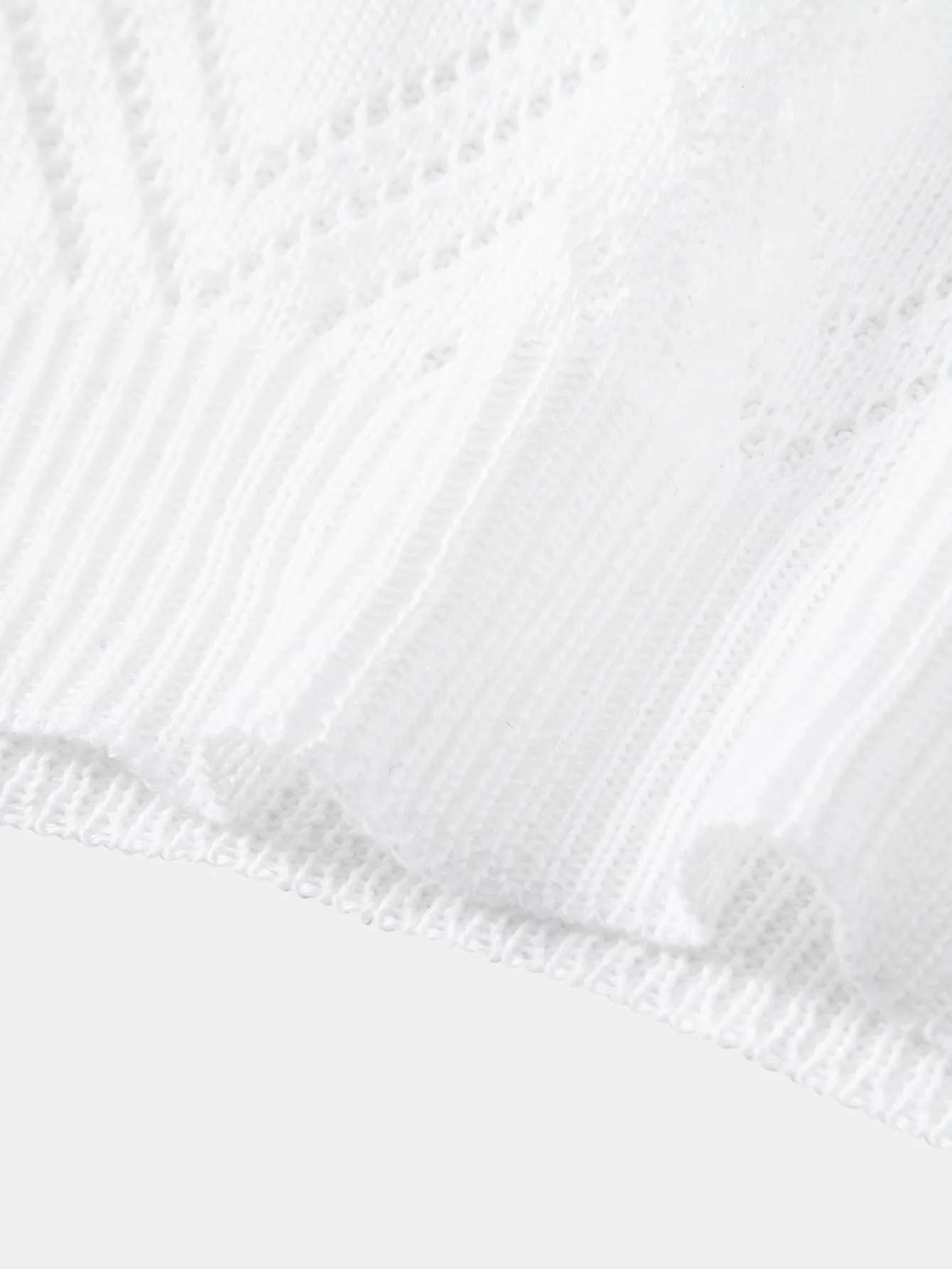 Geometrisches Häkel-Poloshirts mit V-Ausschnitt & Leinenhose mit geradem Bein - Image 7