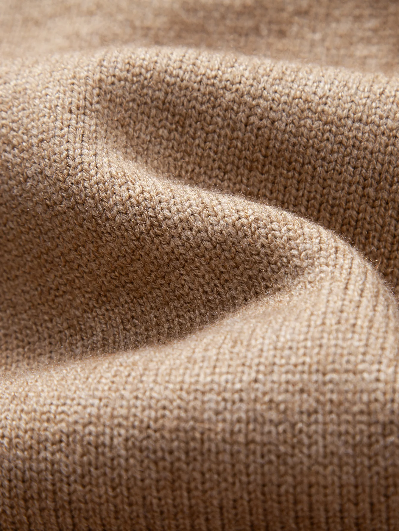 Schwerer geometrischer Jacquard-Pullover mit Stehkragen - Image 15