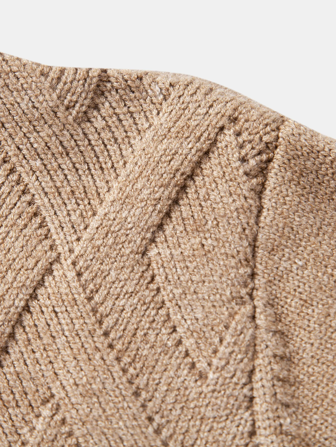 Schwerer geometrischer Jacquard-Pullover mit Stehkragen - Image 16