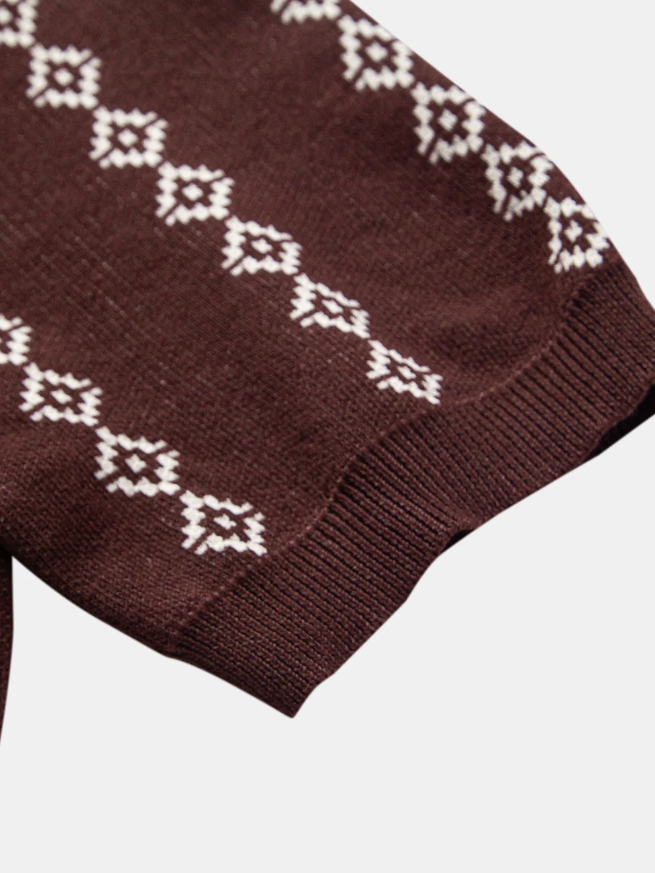 Geometrisch gestricktes Poloshirt mit V-Ausschnitt - Image 9