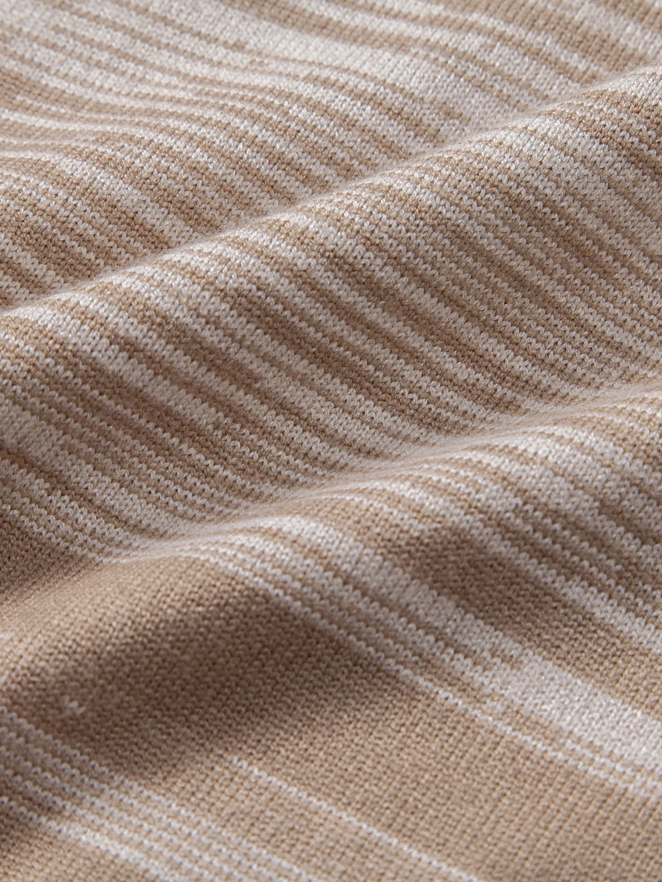 Pullover mit Rundhalsausschnitt und horizontalem Streifenmuster - Image 10