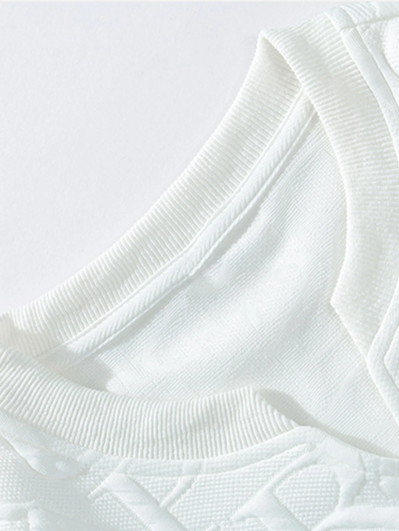 Jacquard Buchstaben V-Ausschnitt T-Shirt - Image 7