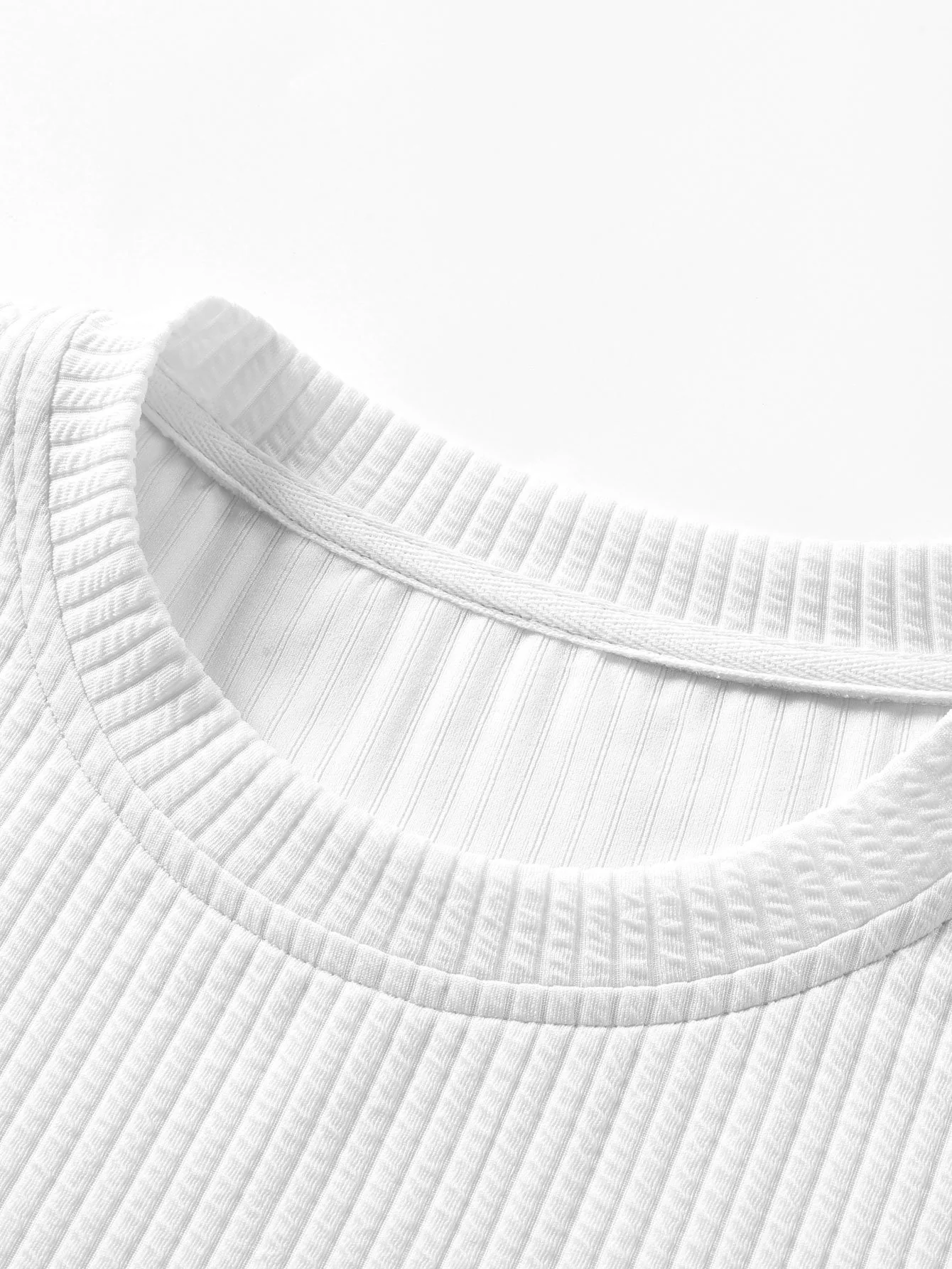 Langarm Muskel-Fit Ripp-Arc-Saum T-Shirt - Image 4