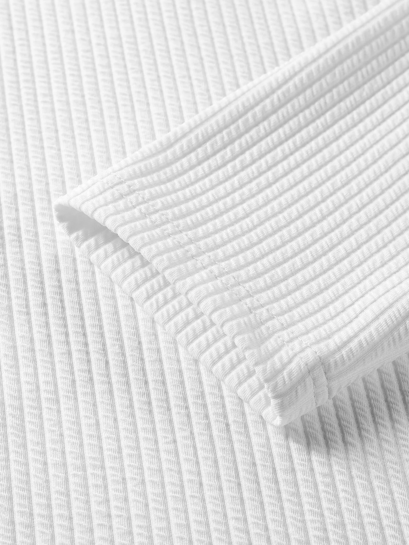 Langarm Muskel-Fit Ripp-Arc-Saum T-Shirt - Image 6