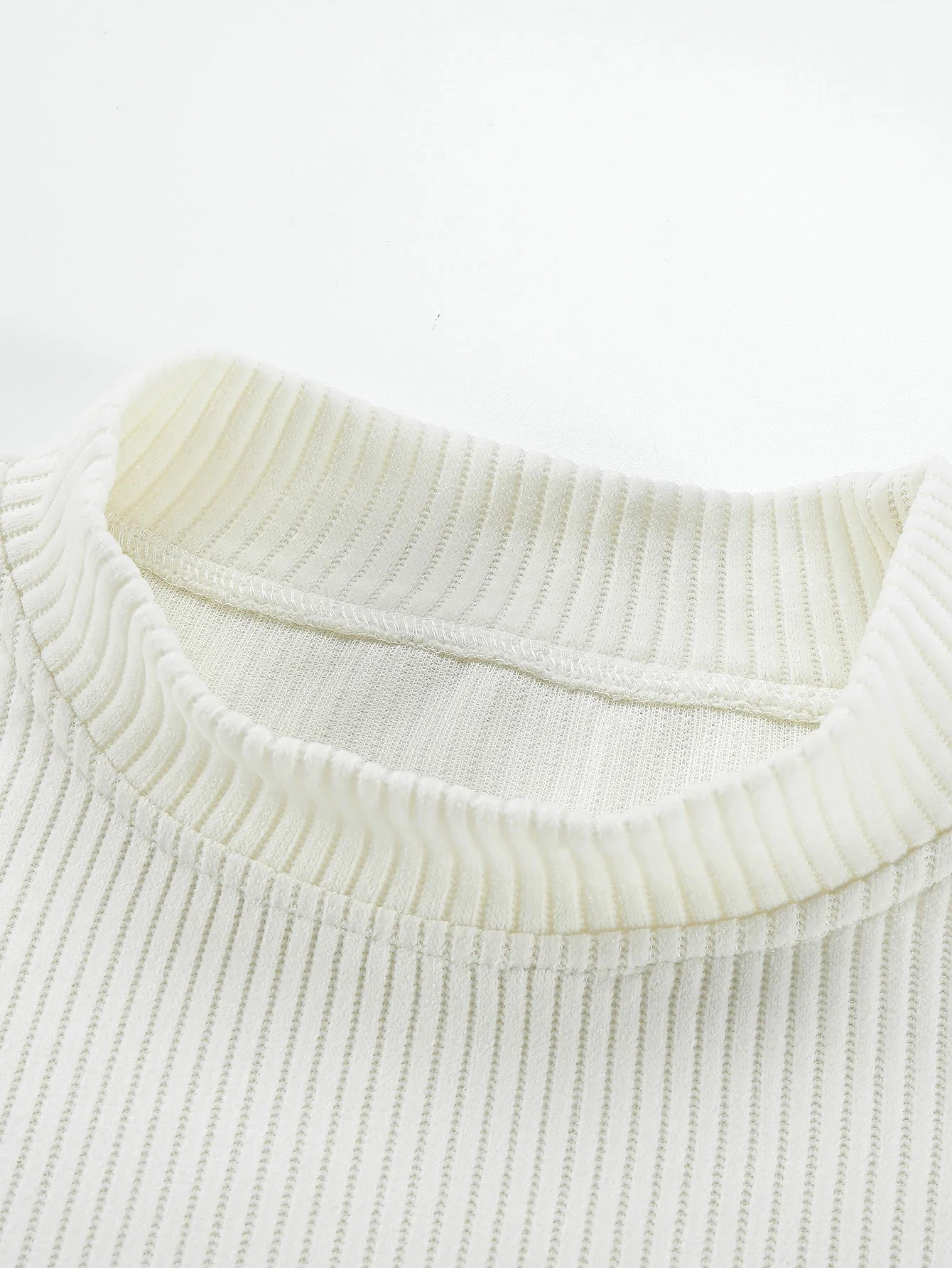 Langarm Muskel-Fit Strick-Ripp-Mock-Neck T-Shirt - Image 4