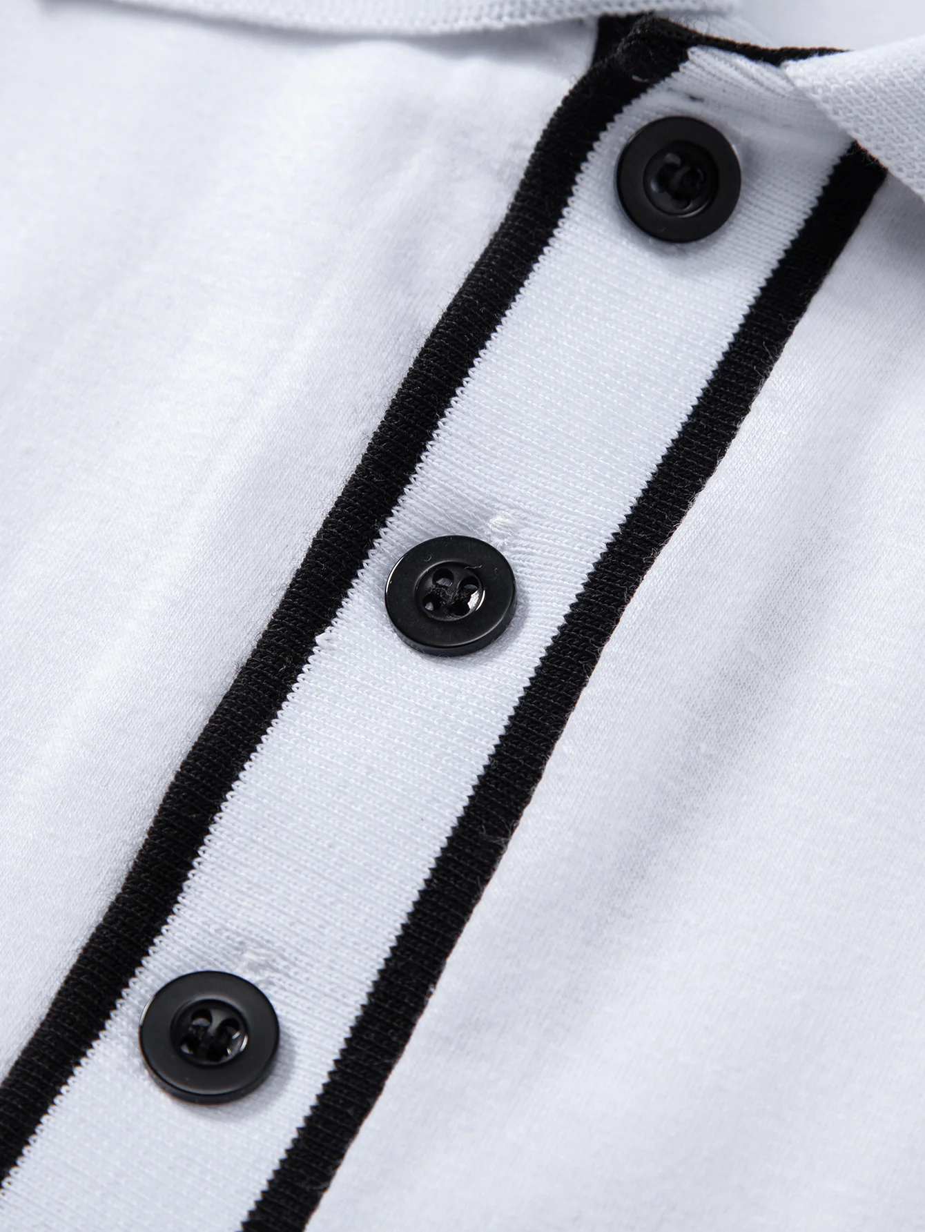 Langärmeliges Poloshirts mit Kontrast und Tasche - Image 18