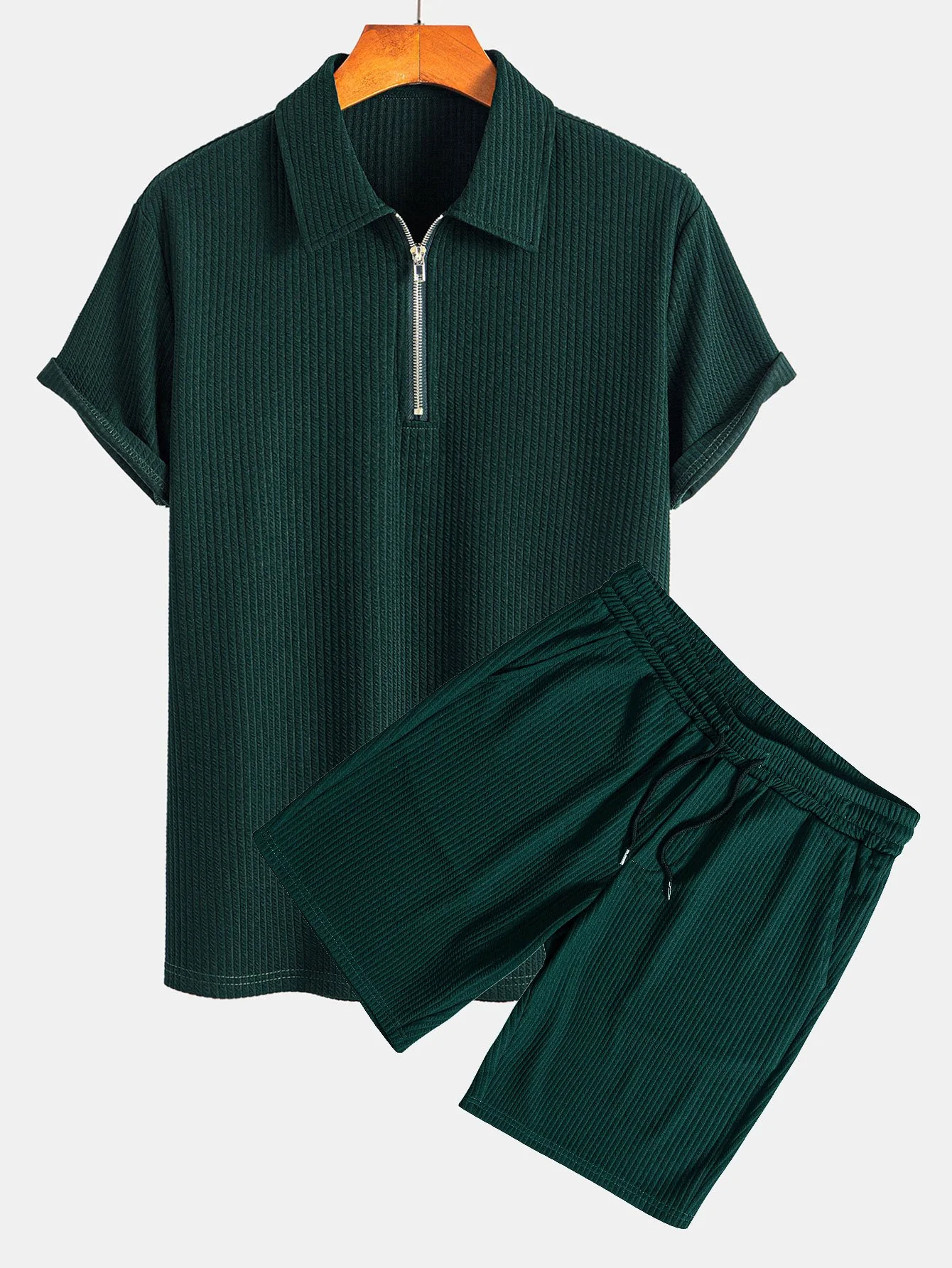 Muscle Fit Ripp-Polo mit halbem Reißverschluss & Shorts